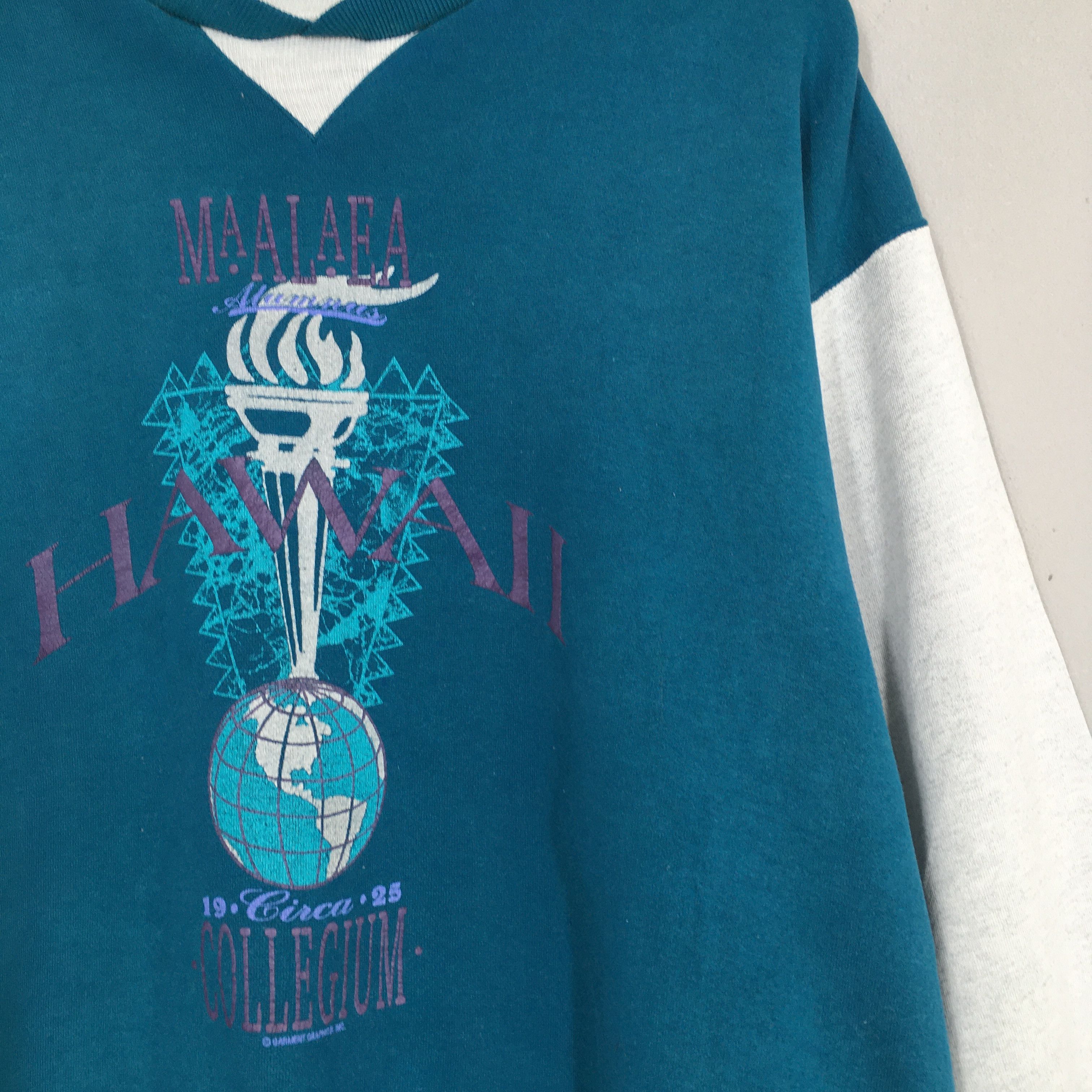 Vintage Vintage Maalaea Hawaii Collegium Sweatshirts Size US XL / EU 56 / 4 - 2 Thumbnail