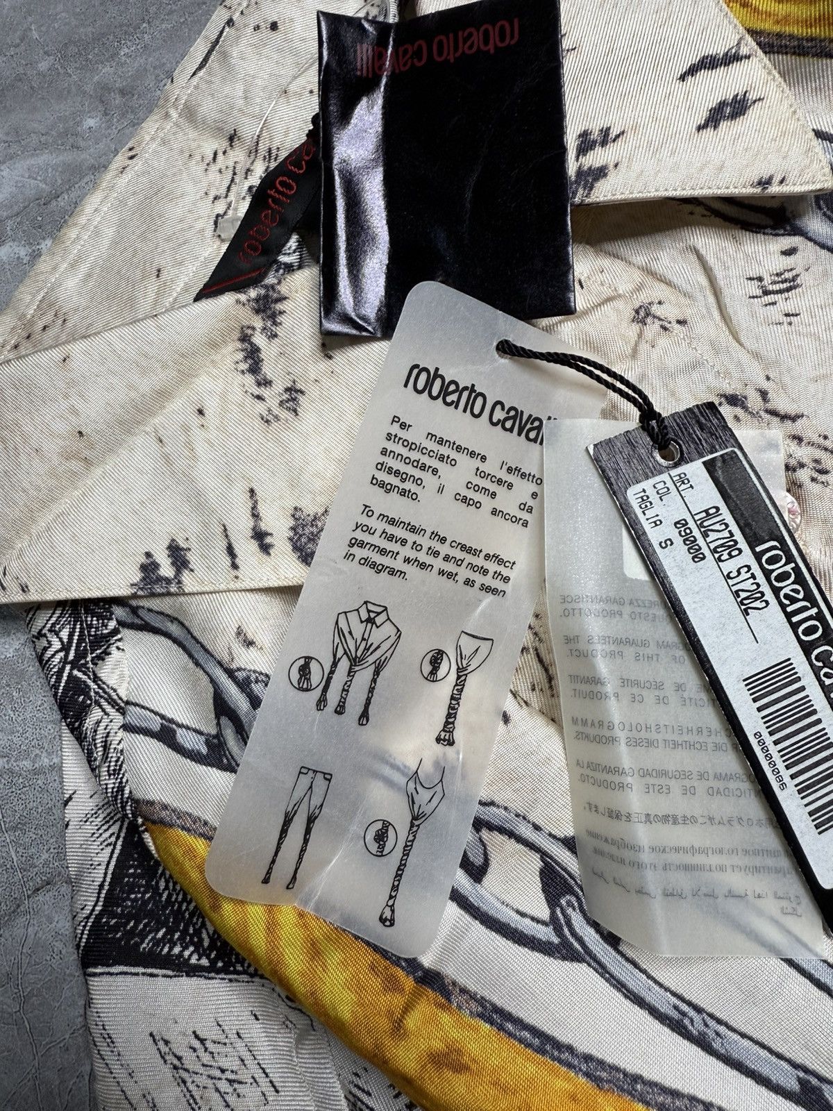 Roberto Cavalli Archival Roberto Cavalli A/W 02 Fantasy Astro Silk Shirt Size US S / EU 44-46 / 1 - 10 Thumbnail