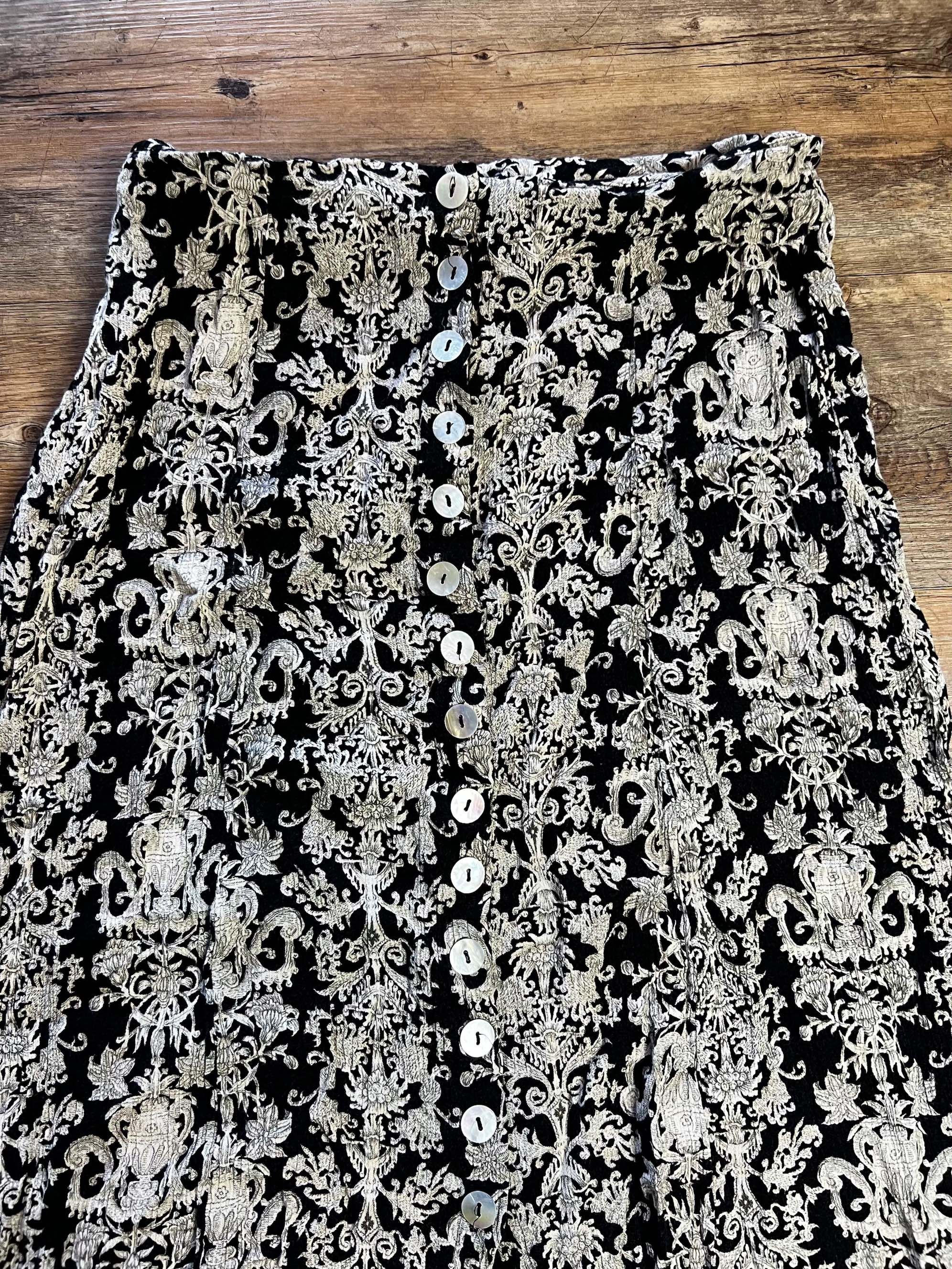 Vintage Vintage 1990's Resource Paisley Button Front Midi Skirt Size 25" / US 0 / IT 36 - 2 Thumbnail