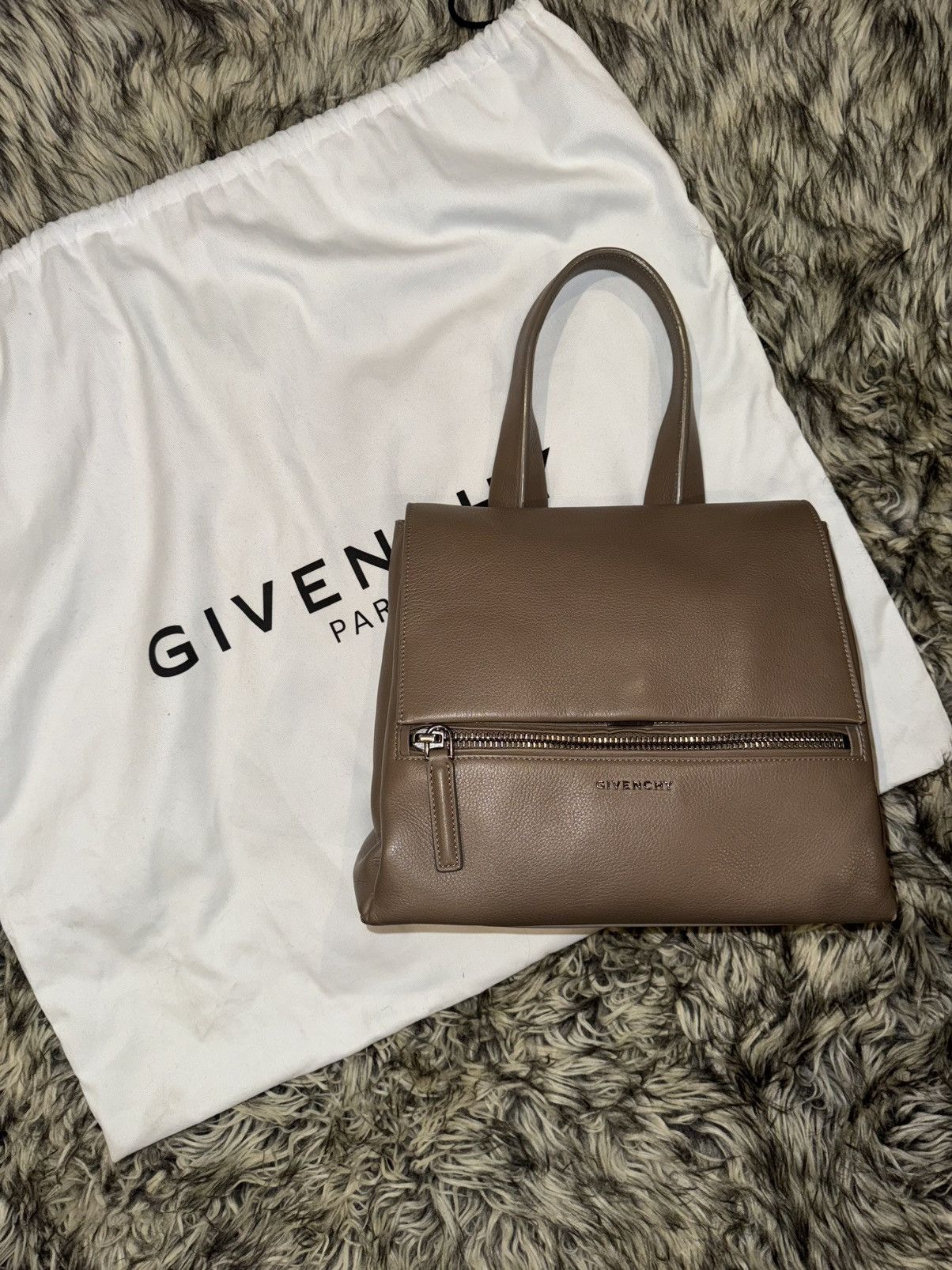 Givenchy Givenchy Grained Calfskin Medium Pandora Pure Flap Bag Size ONE SIZE - 1 Thumbnail