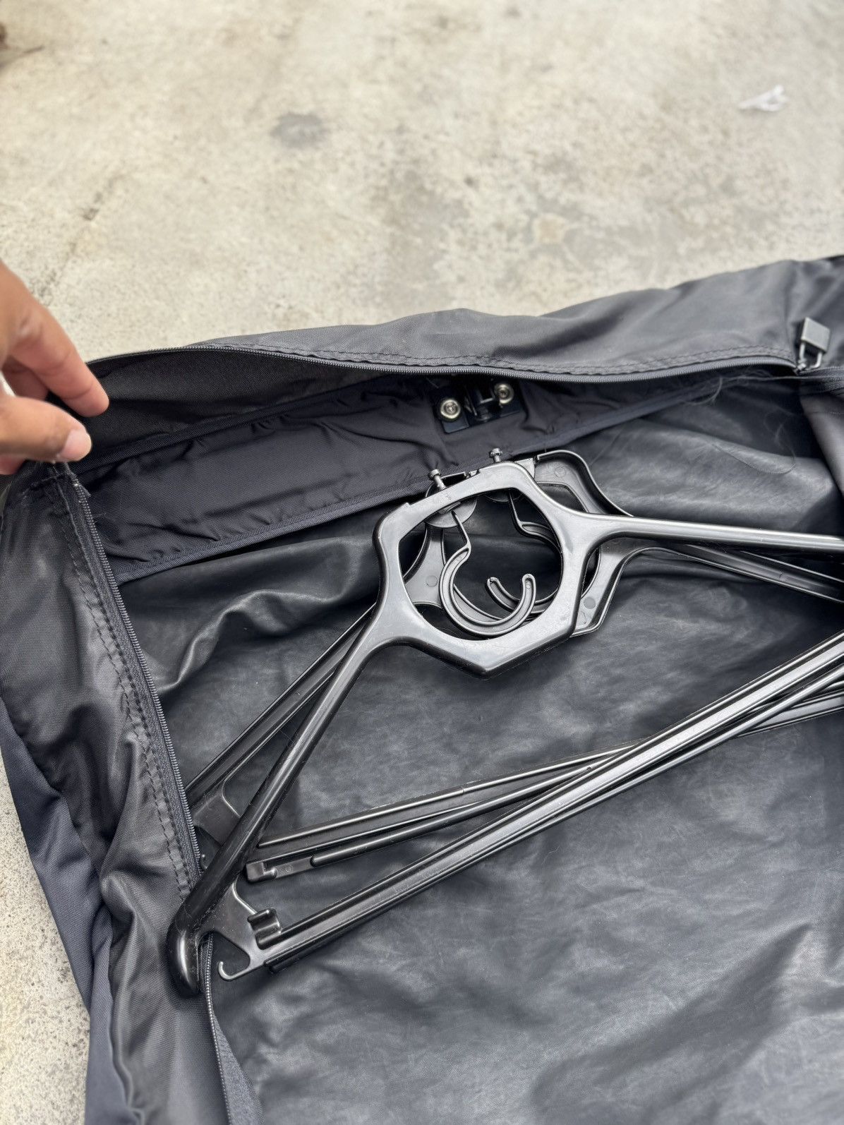 Issey Miyake Rare Beatiful Issey Miyake Design Studio Travel Garment Bag Size ONE SIZE - 7 Thumbnail