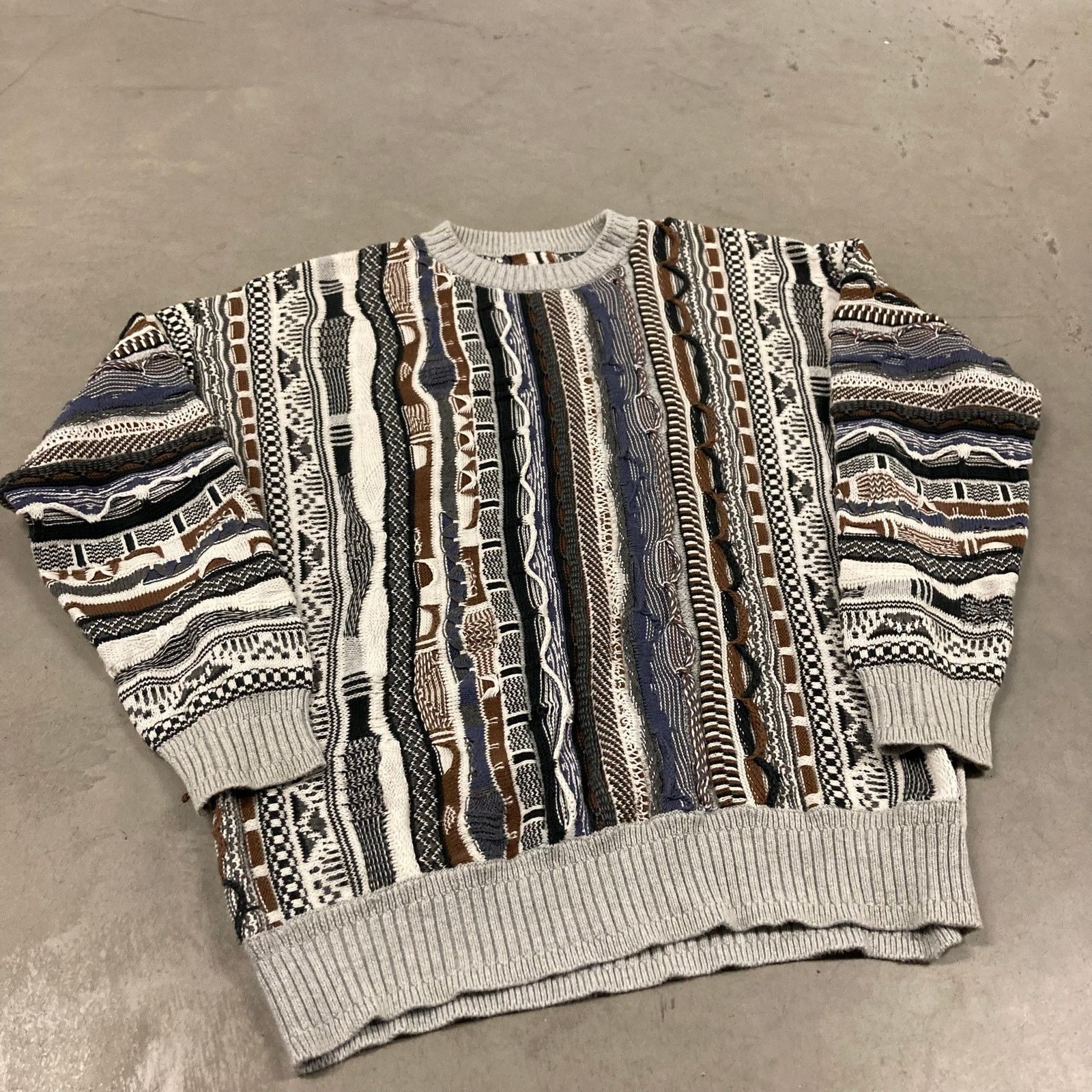 Vintage Y2K coogi style patterned sweater Size US S / EU 44-46 / 1 - 1 Thumbnail