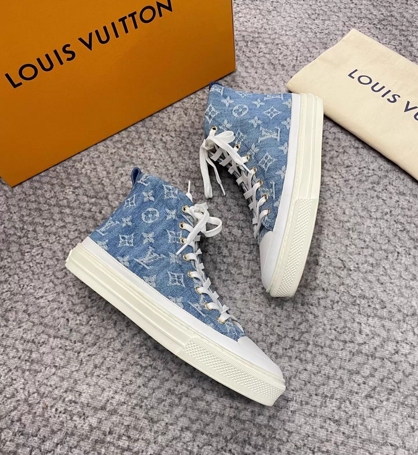 Louis Vuitton LV Monogram Denim Blue High-Top Canvas Sneakers 38 Size US 7.5 / IT 37.5 - 6 Thumbnail