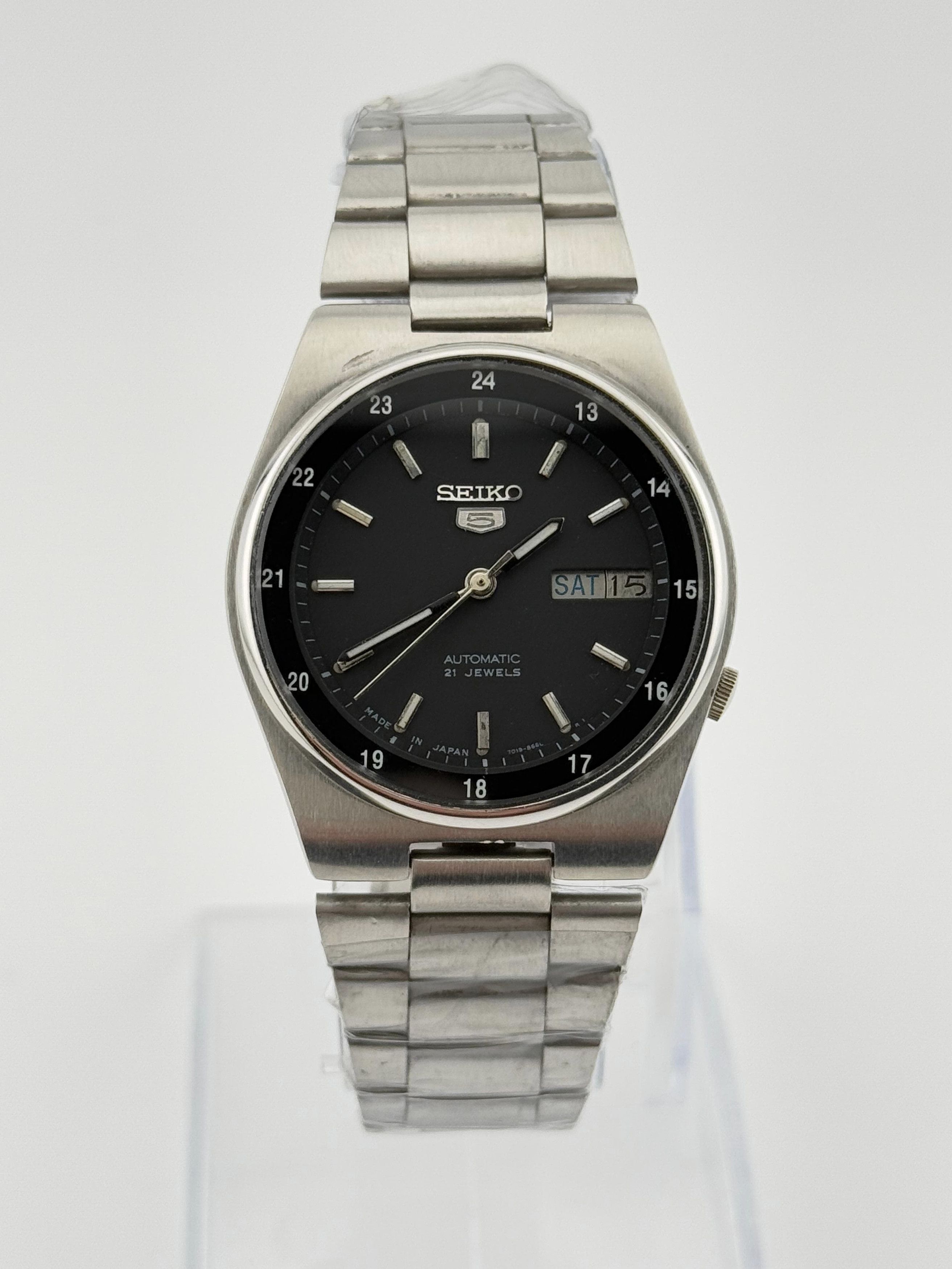 Seiko Classic Men's Wrist Watch Size 36 - 1 Thumbnail