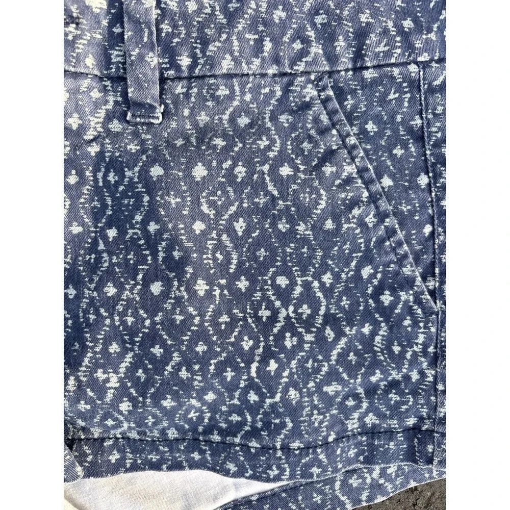 American Eagle Outfitters American Eagle Shortie Blue Ikat Print Shorts 4 Low Rise Size 27" / US 4 / IT 40 - 2 Thumbnail