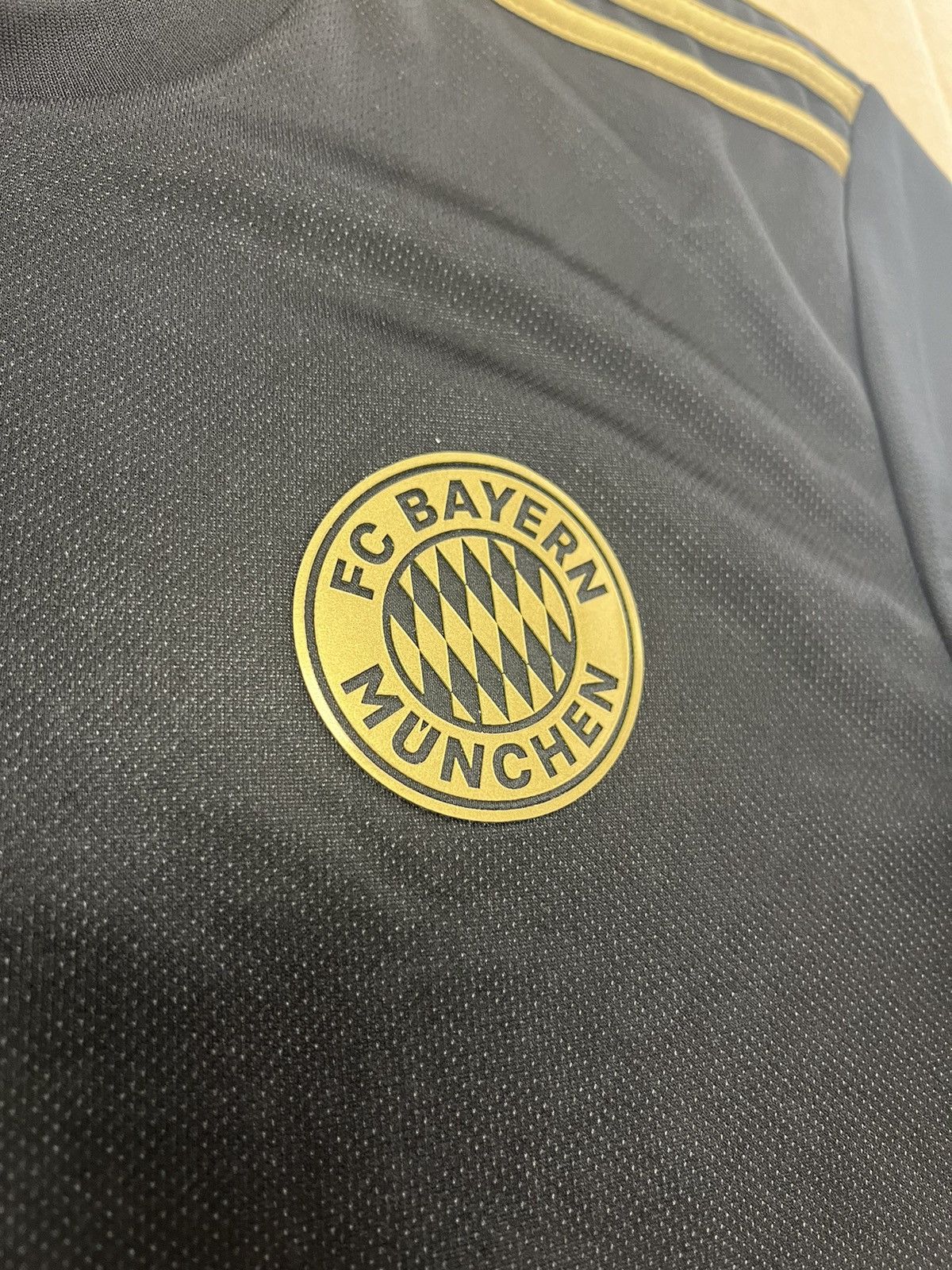 Adidas Adidas FC Bayern Munich 2021/22 Away Jersey Size US M / EU 48-50 / 2 - 4 Thumbnail