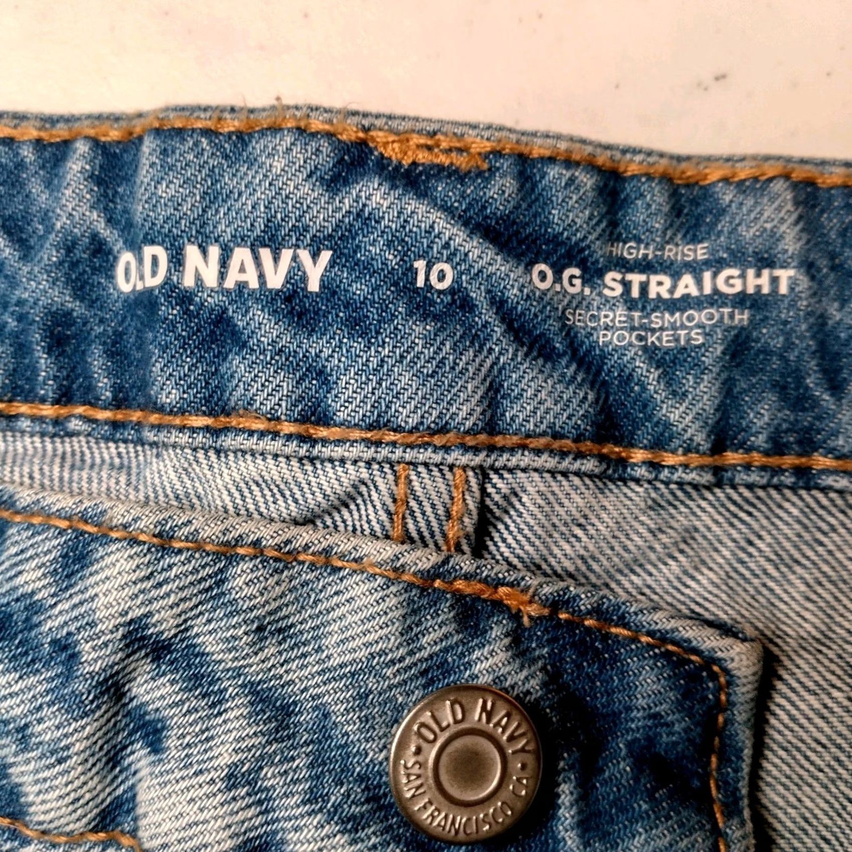 Old Navy VINTAGE Old Navy Jeans Shorts Women 10 OG Straight Light Wash Denim Distressed Button Fly Casual Denim Shorts 10 Blue Womens Size 32" / US 10 / IT 46 - 3 Thumbnail