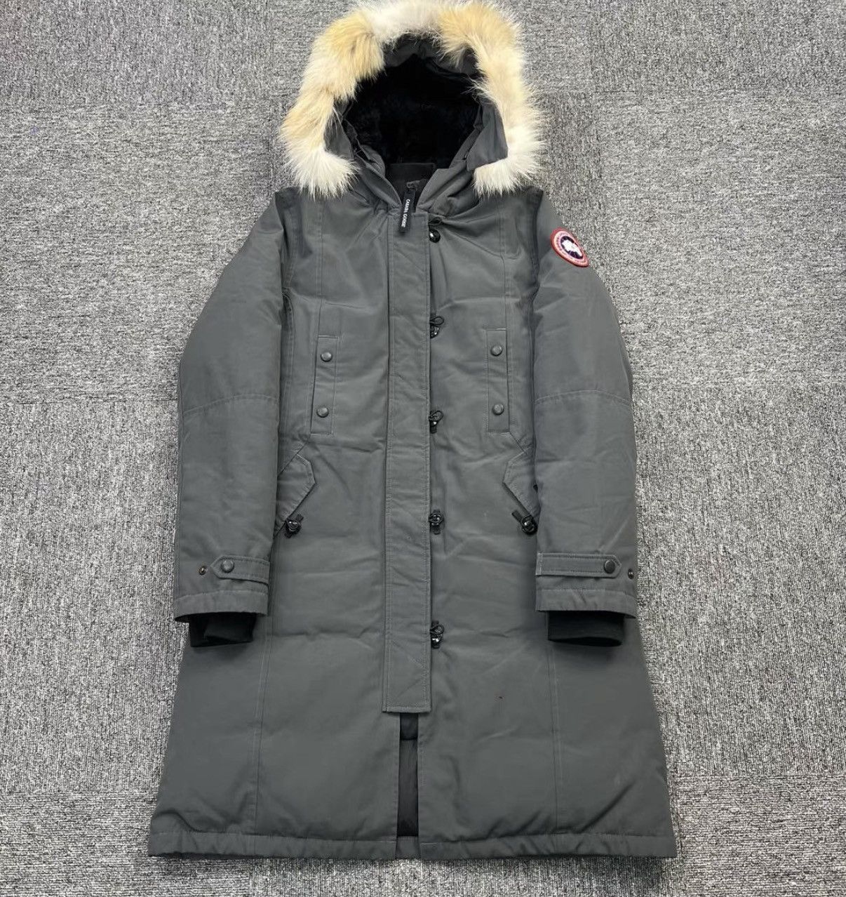 Canada Goose Canada Goose / Grey Button Parka Down Jacket K12 Size S / US 4 / IT 40 - 1 Thumbnail