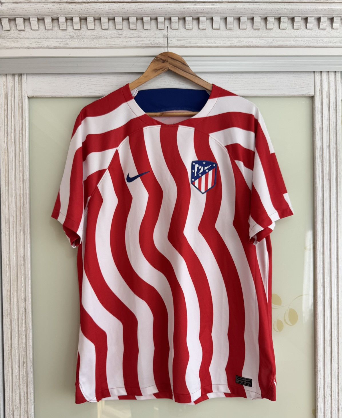 Nike Atletico Madrid 2022-2023 Home Soccer Jersey Football Kit Size US XL / EU 56 / 4 - 1 Thumbnail