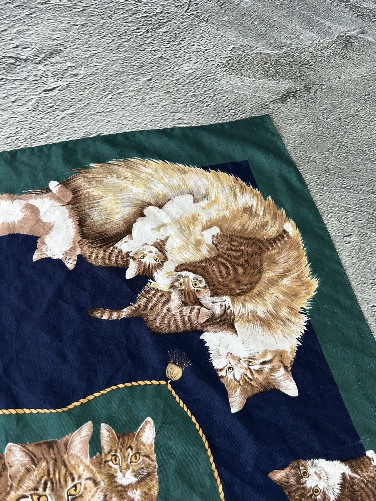 Vintage Vintage scarf cats fullprint shawl Size ONE SIZE - 14 Thumbnail