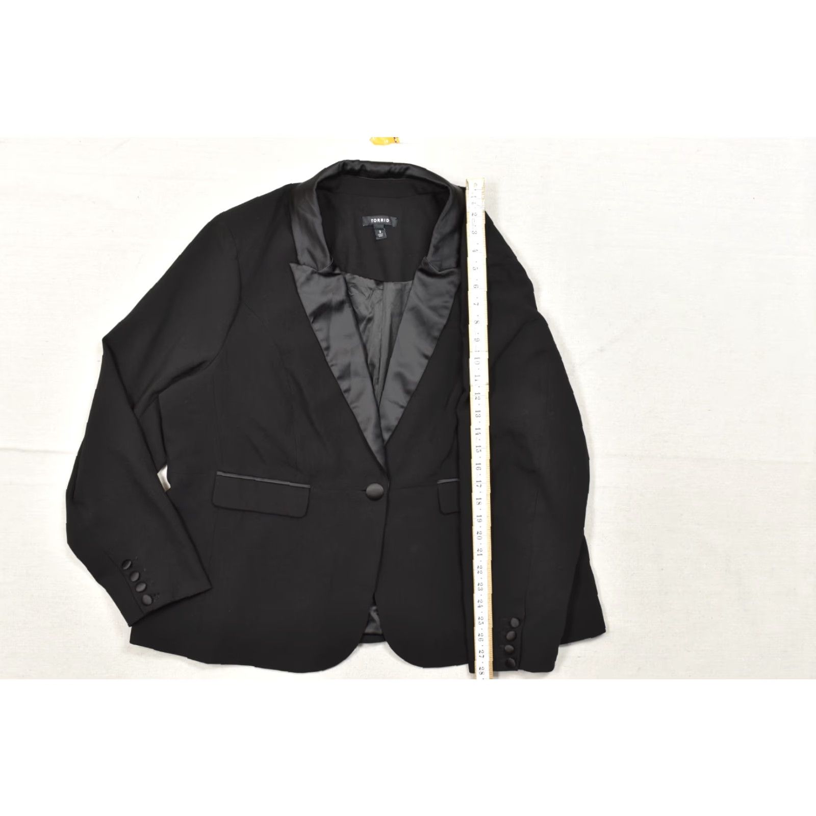 Torrid Torrid Blazer Black Satin Lapel One Button Lined Plus Size Women's 3 Satin Lapel Blazer, Black, Polyester, 3, Torrid, Women's Size XS / US 0-2 / IT 36-38 - 8 Thumbnail