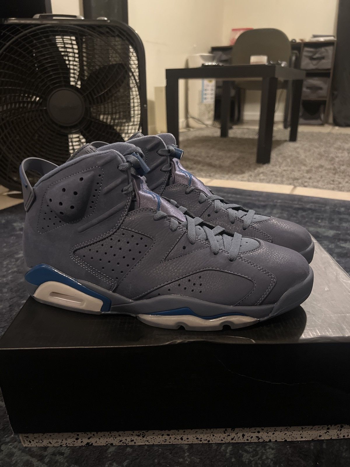 Jordan Brand × Nike Air Jordan 6 Retro “Diffused Blue” Size US 11.5 / EU 44-45 - 1 Thumbnail