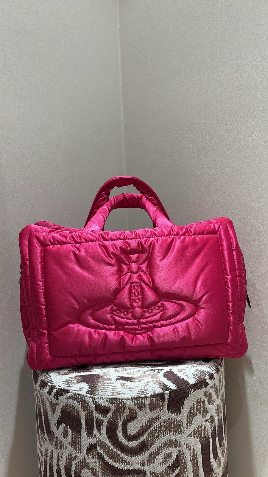 Vivienne Westwood o1f1d3z1225 Size: OS / Anne Large Bag in Bright Pink Size ONE SIZE - 1 Preview