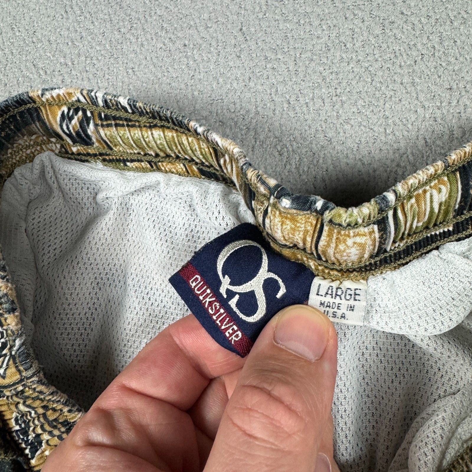 Quiksilver Vintage Quiksilver Silver Edition Made in USA Swim Trunks L Size US 34 / EU 50 - 4 Thumbnail