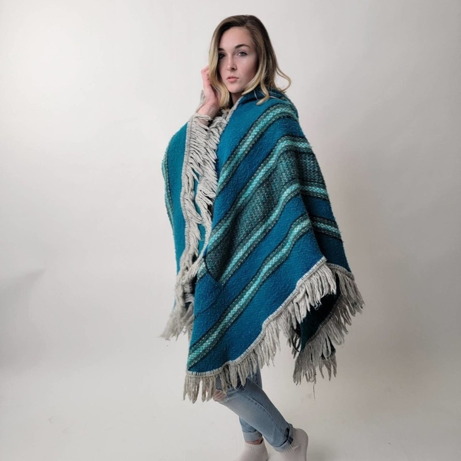 Vintage One of a Kind 70's Mod Knit Fringe Poncho Shrug Size ONE SIZE - 8 Thumbnail