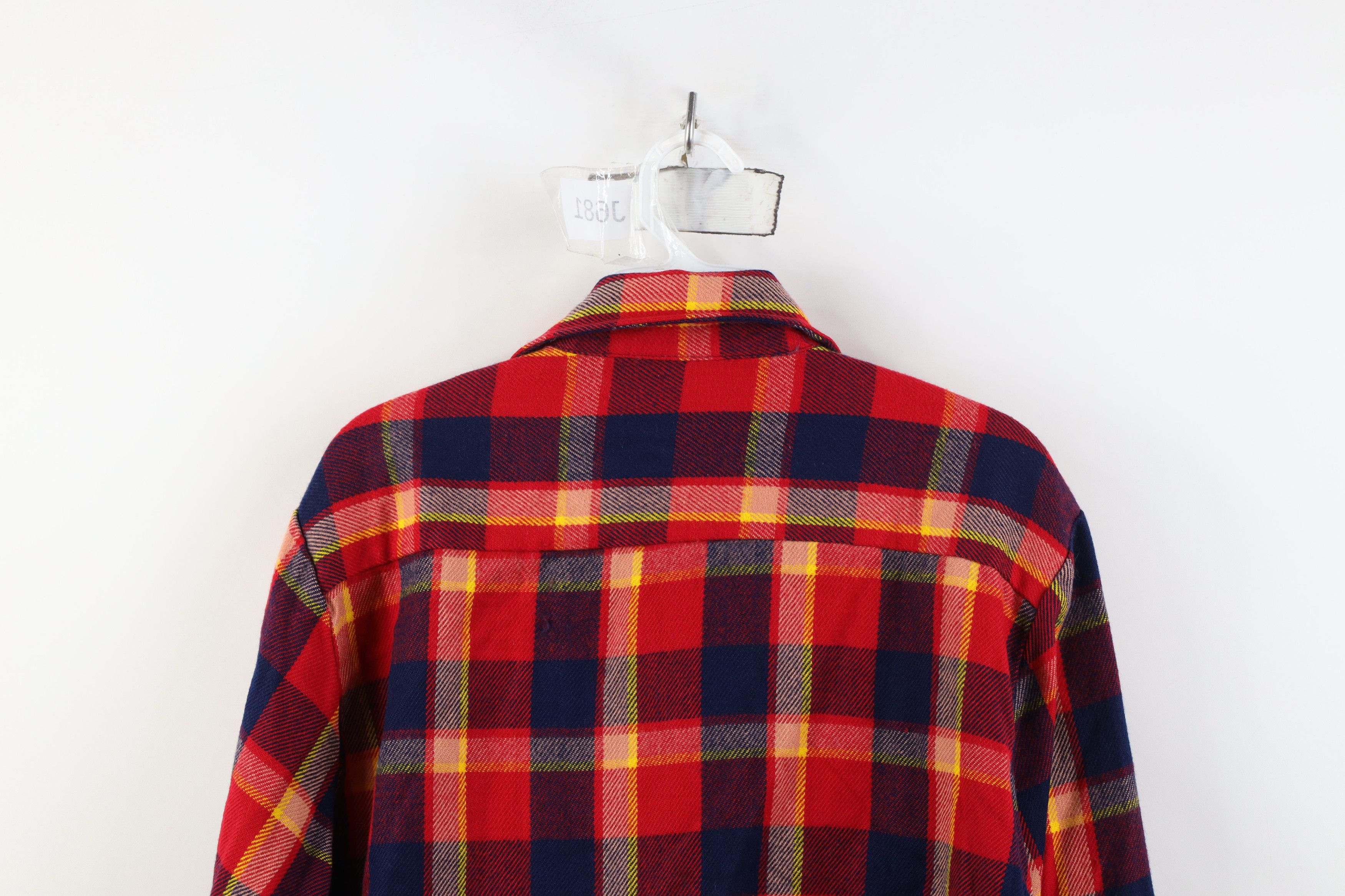 Vintage Vintage 70s Streetwear Knit Collared Button Shirt Plaid Size US M / EU 48-50 / 2 - 11 Thumbnail