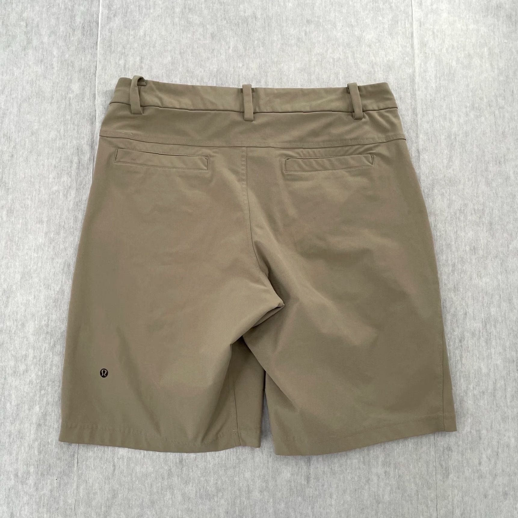 Lululemon VINTAGE Lululemon Shorts Men 34 Khaki Brown Chino Casual Travel Logo Classic Inseam 10" Size US 34 / EU 50 - 2 Thumbnail