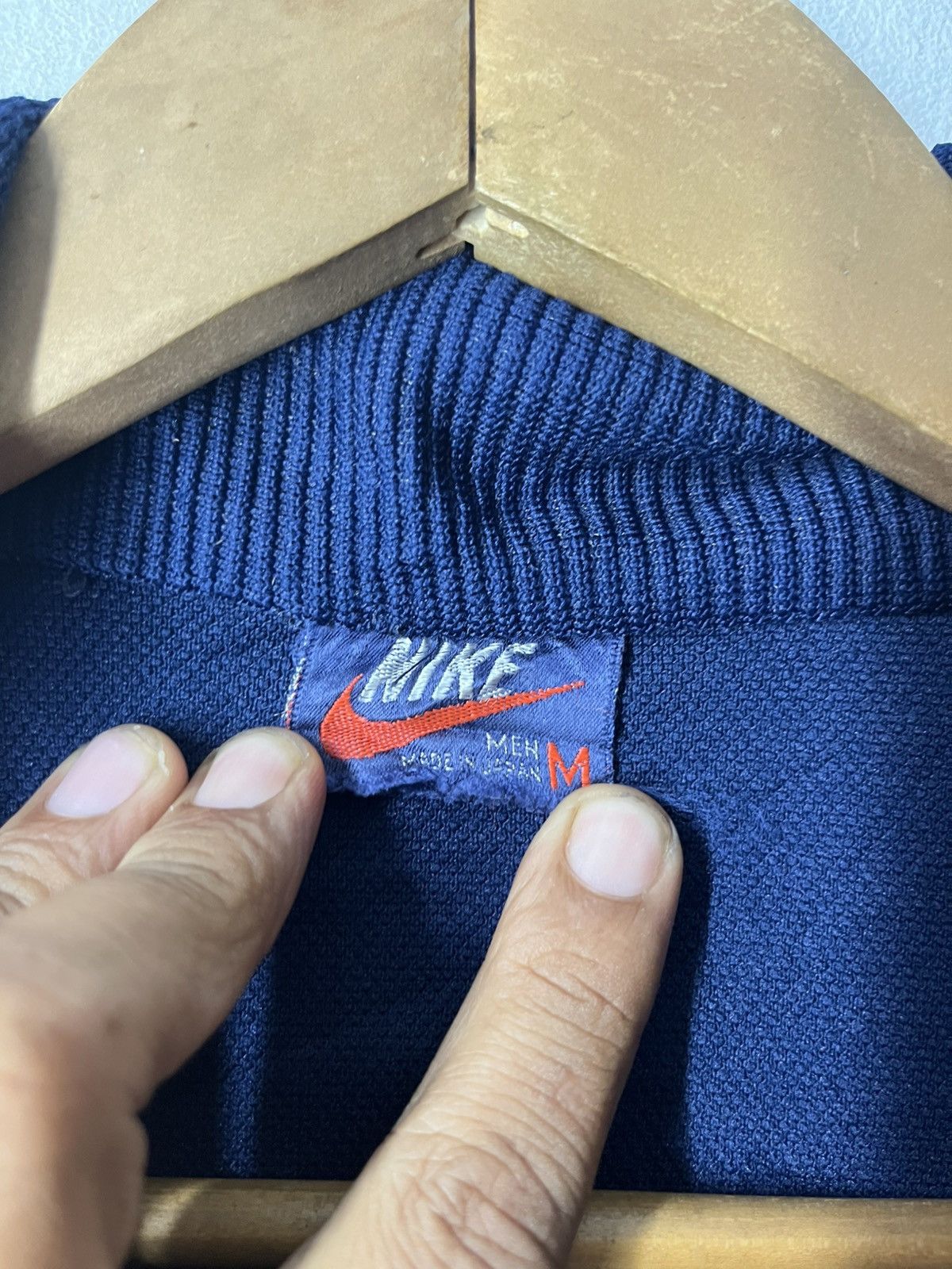 Nike VINTAGE NIKE SWOOSH 90s TRACKTOP JACKET DISSTRESSED Size US M / EU 48-50 / 2 - 7 Thumbnail