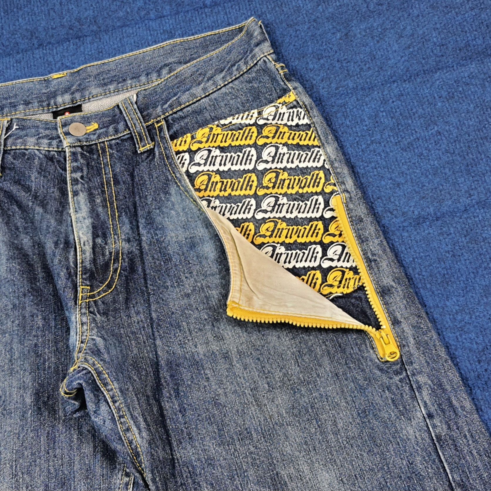 Airwalk Vintage Airwalk Skater Distressed Graphic Jeans C297N29 Size US 32 / EU 48 - 3 Thumbnail