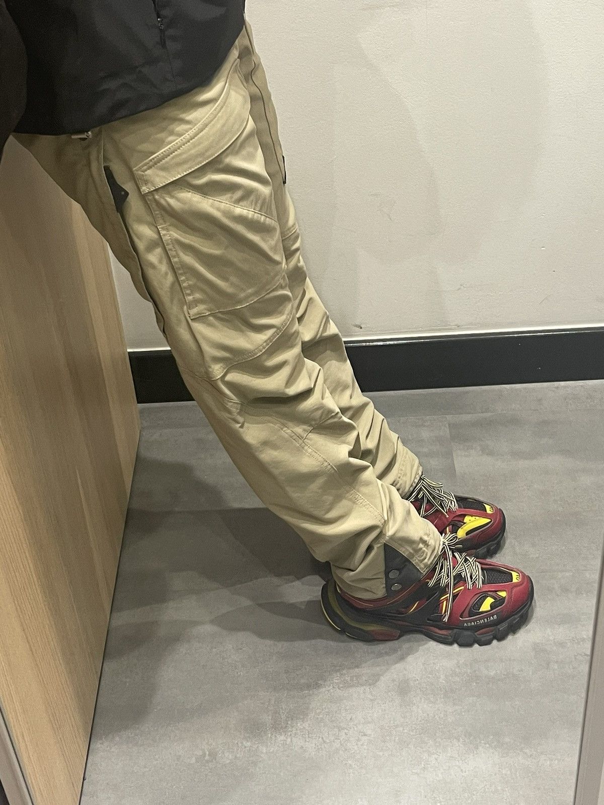 Klattermusen Klattermusen Gere Technical Beige Hiking Cargo Pants Size 32" / US 10 / IT 46 - 6 Thumbnail