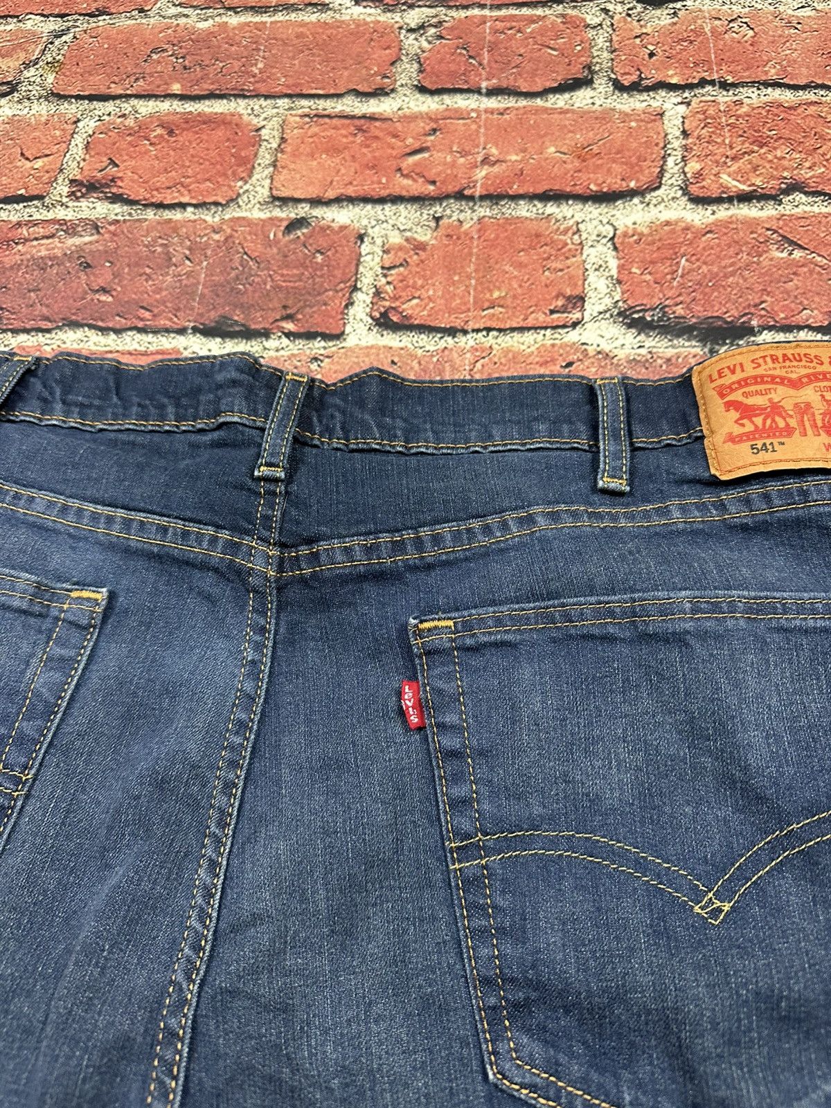Levi's Levis 541 Jeans 46x30 Straight Leg Denim Dark Wash Stretch Size US 44 / EU 60 - 7 Thumbnail