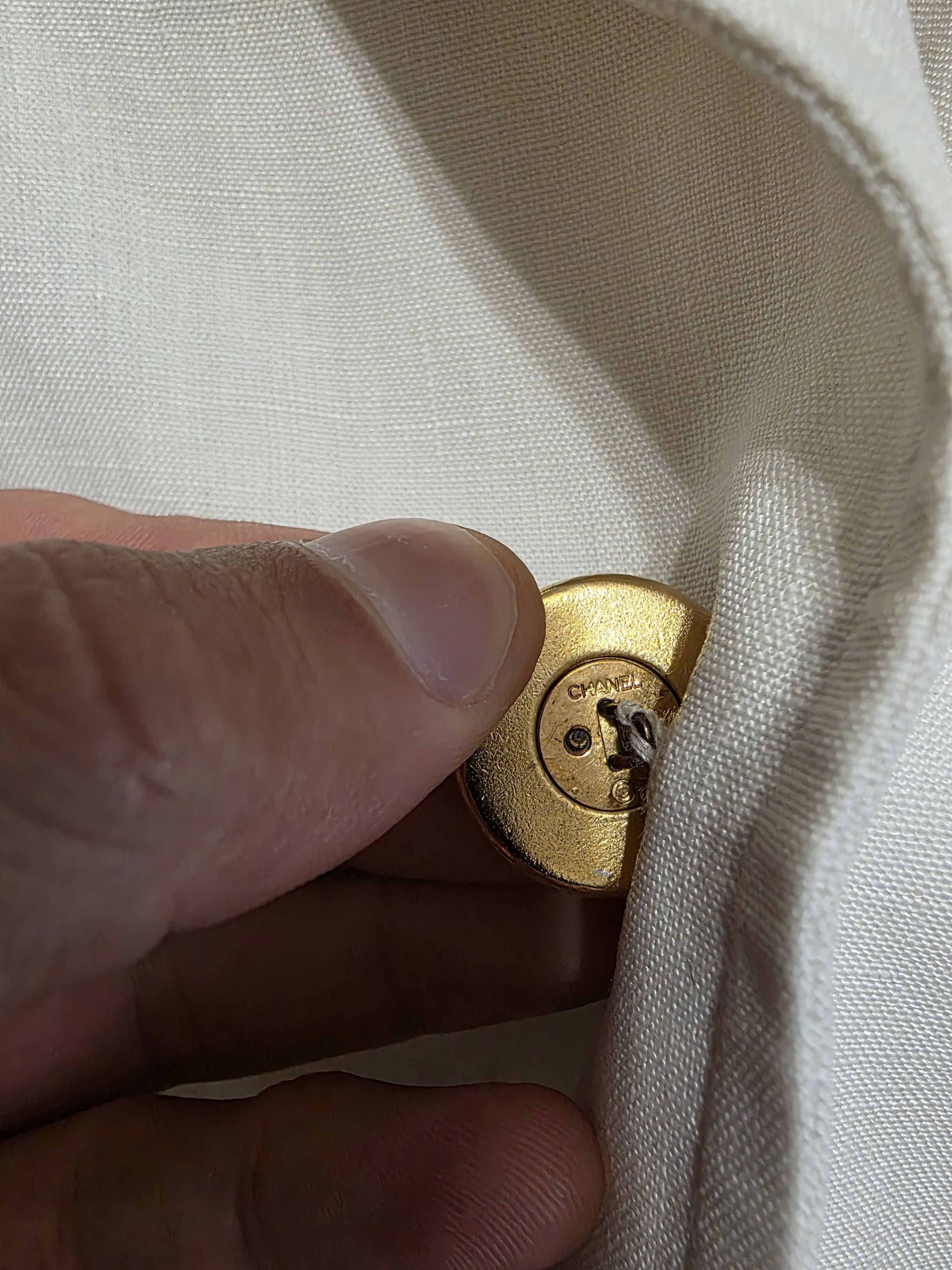 Chanel Vintage90s Chanel Boutique Linen Blazer with Gold CC Buttons Size L / US 10 / IT 46 - 3 Thumbnail