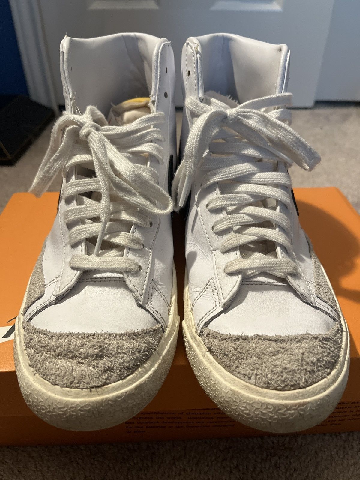 Nike White Blazer Mid ‘77 Size US 8.5 / EU 41-42 - 3 Thumbnail