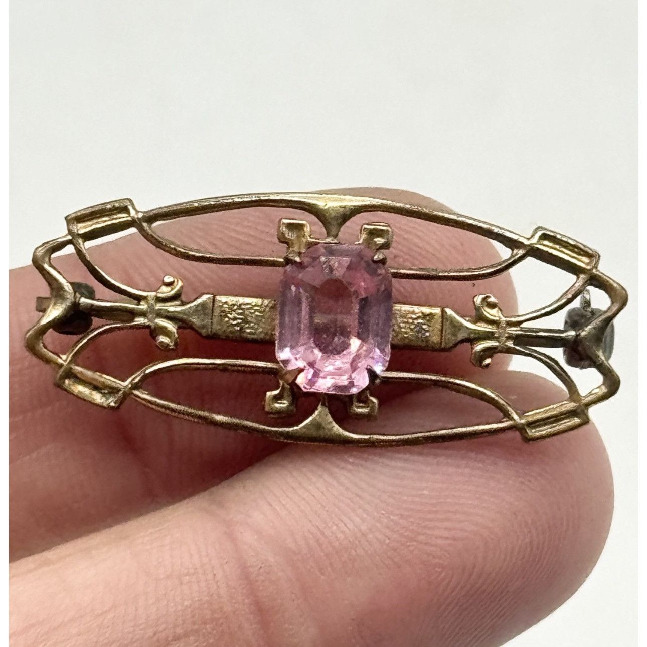Vintage White Co gold filled pink glass estate brooch pin Size ONE SIZE - 1 Thumbnail