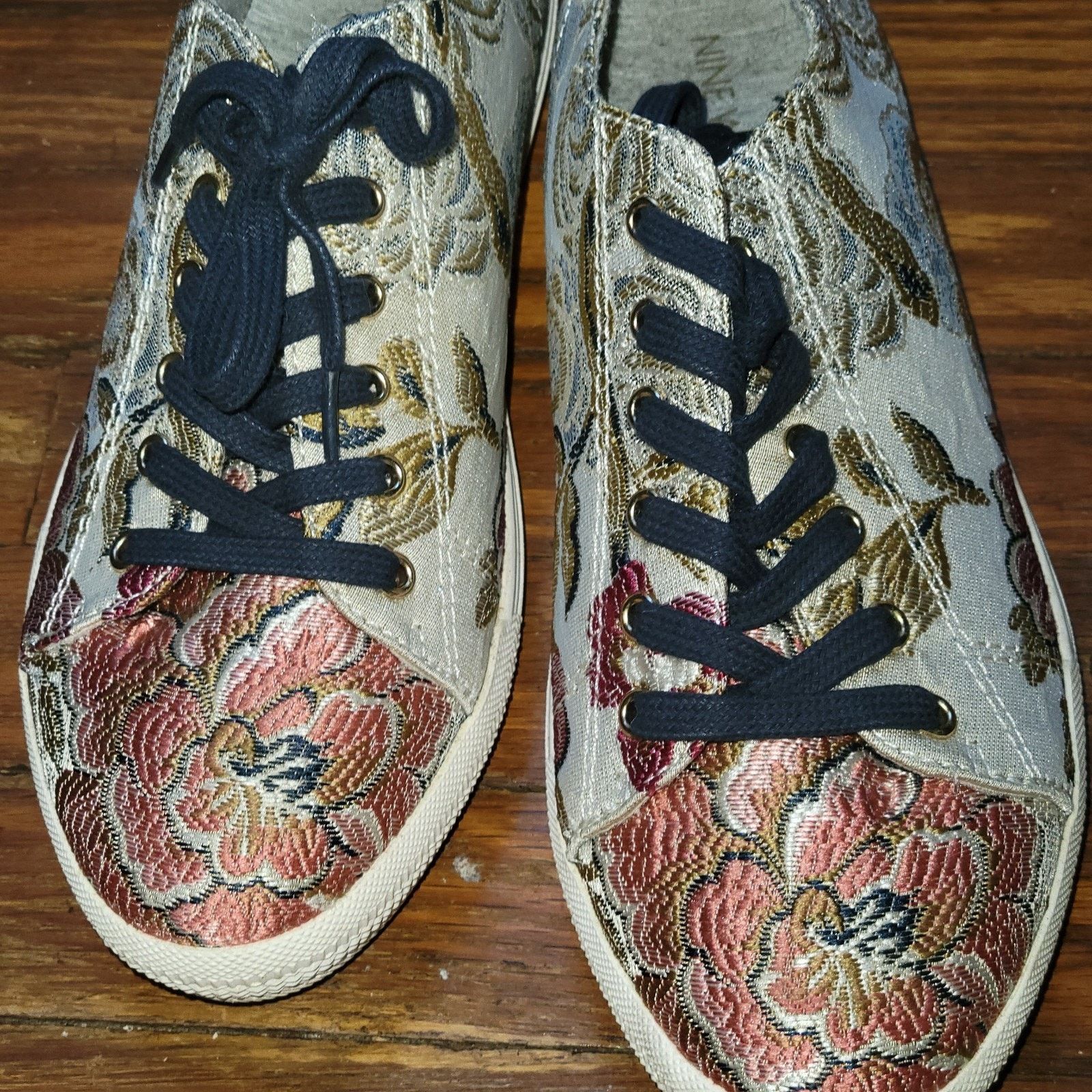 Nine West Nine West Women's Floral Tapestry Platform Sneakers 9.5 Size US 9.5 / IT 39.5 - 10 Thumbnail