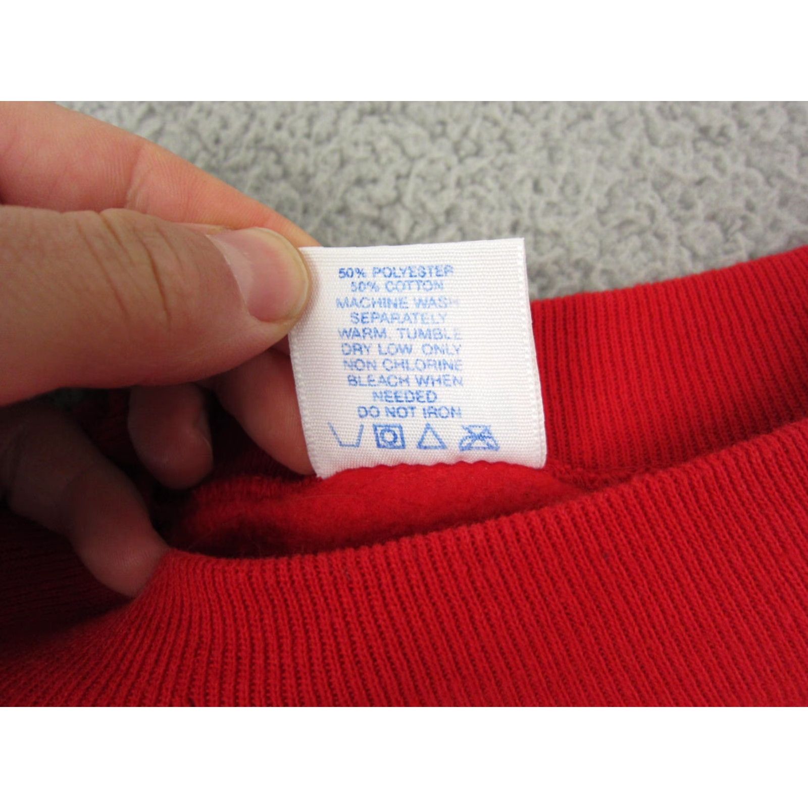 Vintage VINTAGE Sweatshirt Mens M Red 90s Jerzees Cotton Polyester Fleece Crew Neck Pullover Christmas Made in USA Size US M / EU 48-50 / 2 - 6 Thumbnail