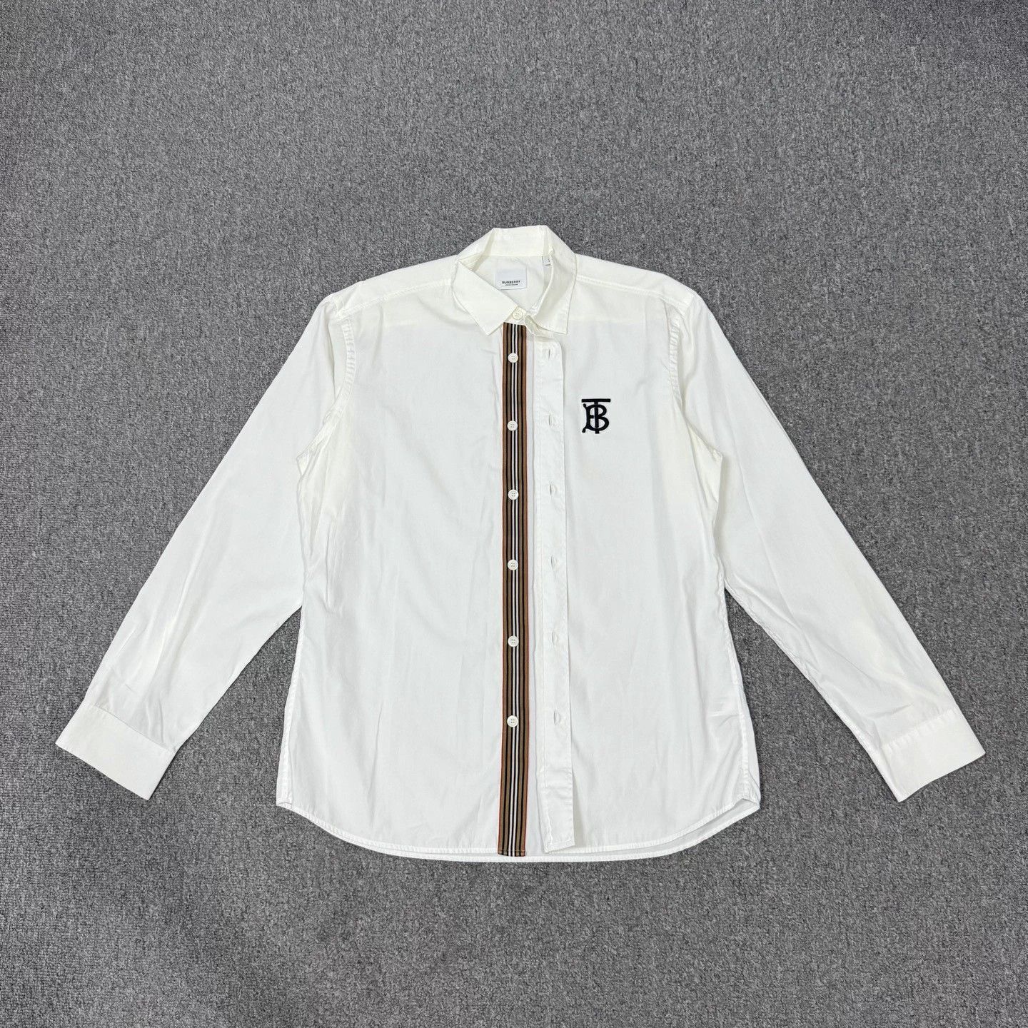 Burberry Burberry White TB Embroidered Logo Shirt L 99 New Size L / US 10 / IT 46 - 1 Thumbnail