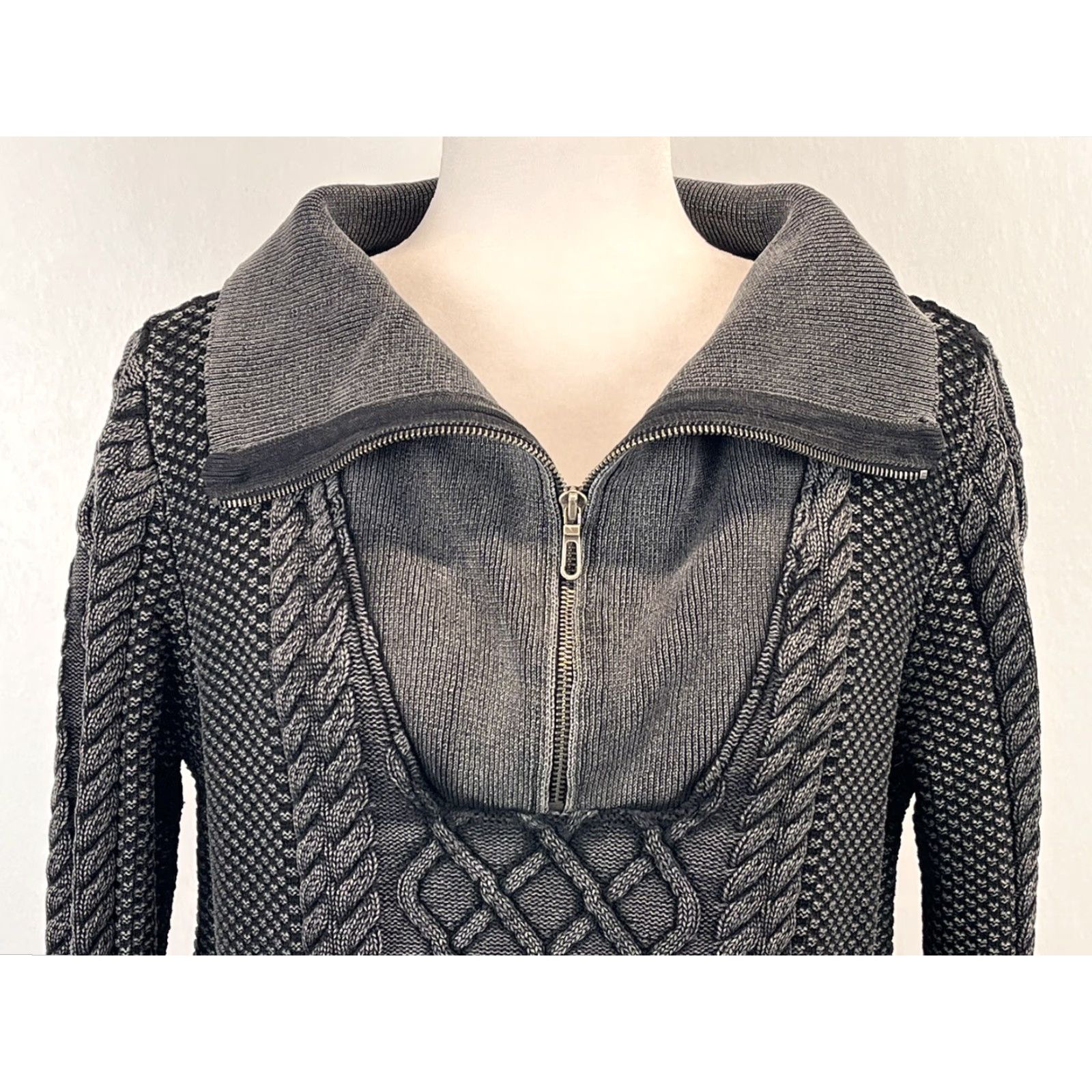 Soft Surroundings Soft Surroundings Sweater Sz L GUC 1/4 Zip Knit Grey Long Sleeve Regular Women Pullover Knit 1/4 Zip Size L Color Gray Size L / US 10 / IT 46 - 5 Thumbnail