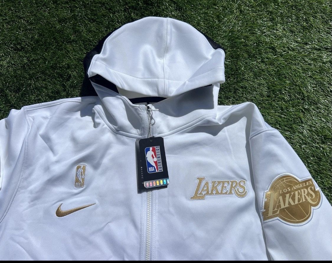 Nike LOS ANGELES LAKERS SHOWTIME "TROPHY RING BANNER" 2020 Size US XL / EU 56 / 4 - 4 Thumbnail