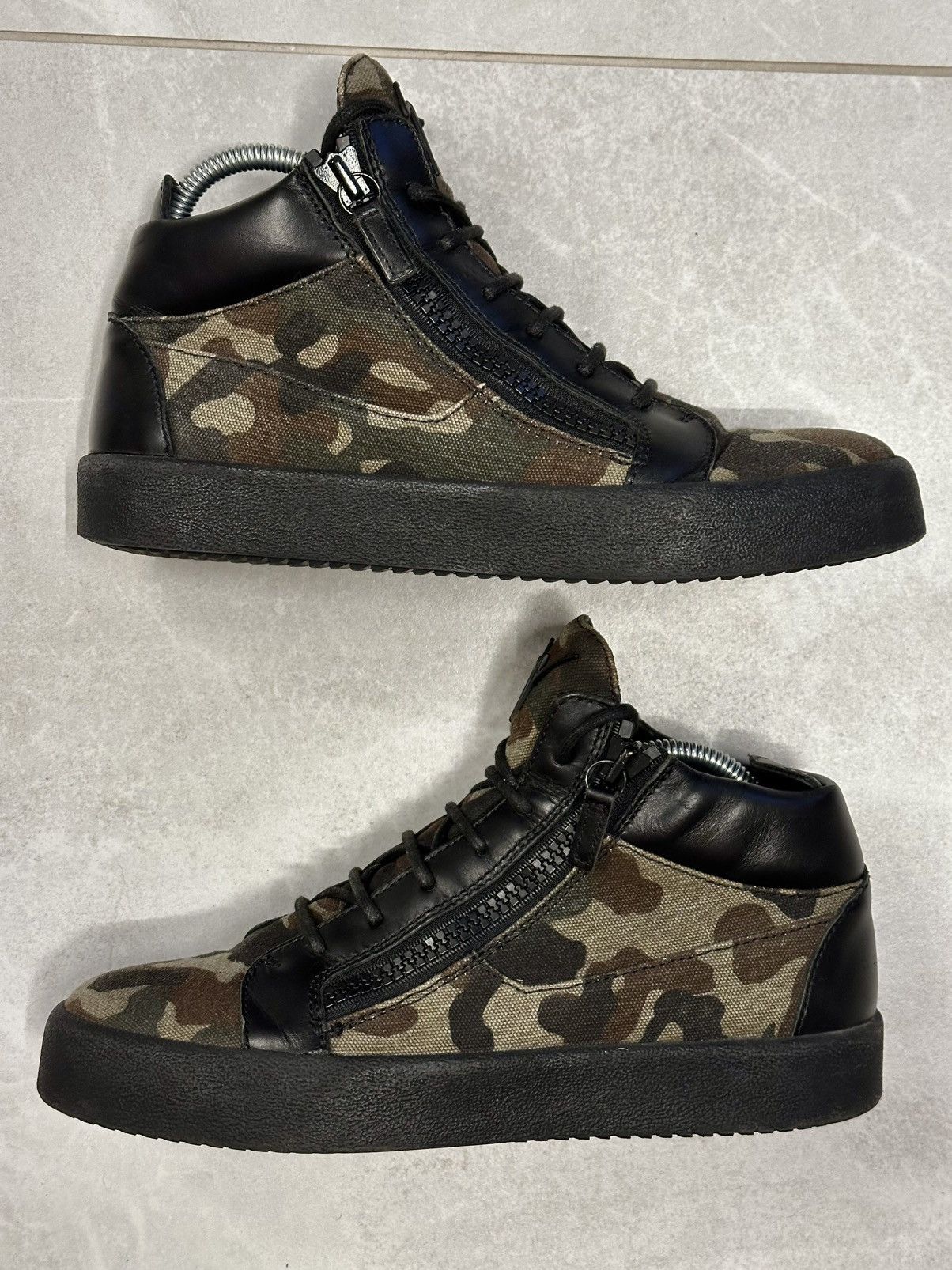 Giuseppe Zanotti Giuseppe Zanotti Kriss Camo + Black Zippers Sneaker 42 EU Size US 9 / EU 42 - 3 Thumbnail