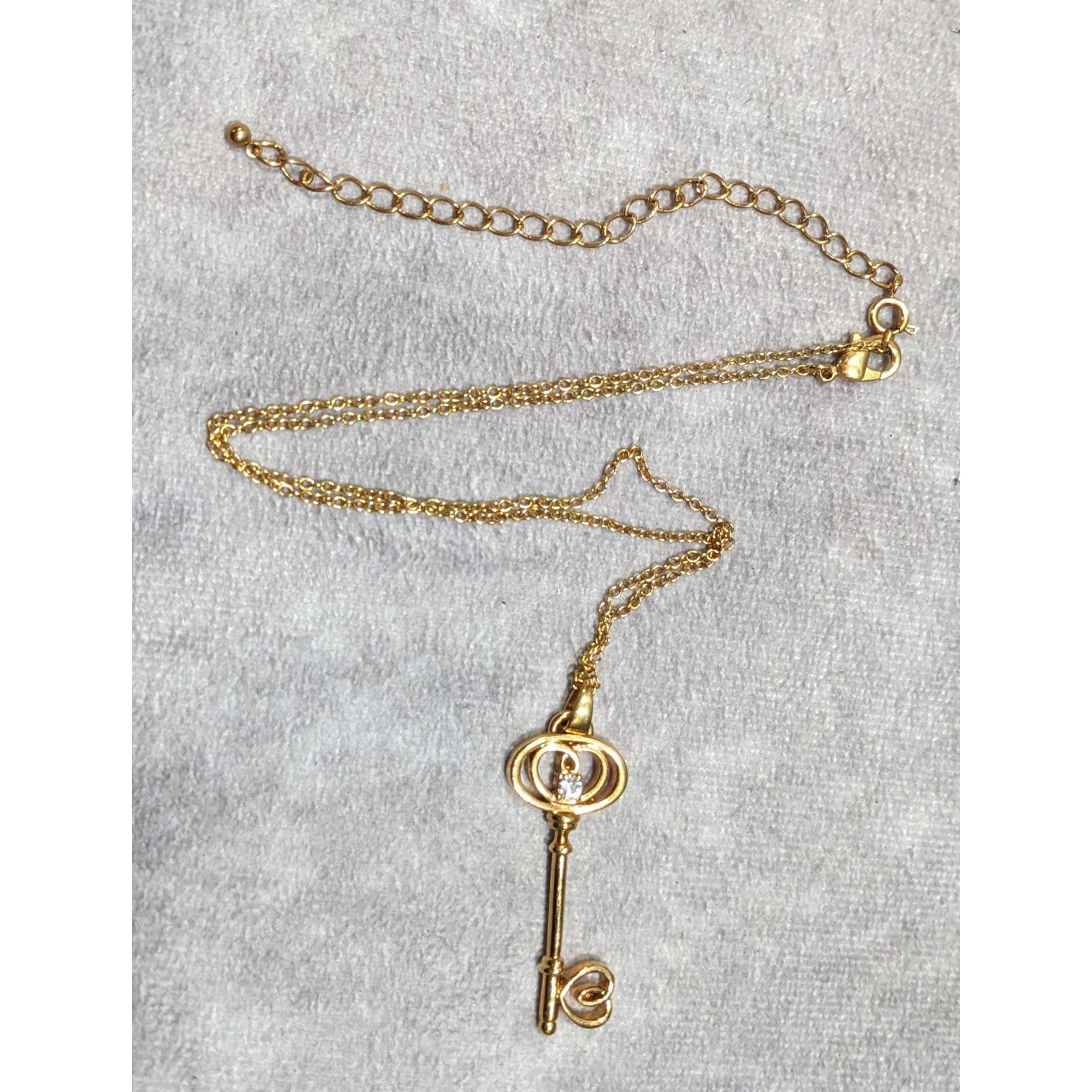 Other Whimsical Fantasy Gold Tone Skeleton Key Pendant Necklace Size ONE SIZE - 6 Thumbnail