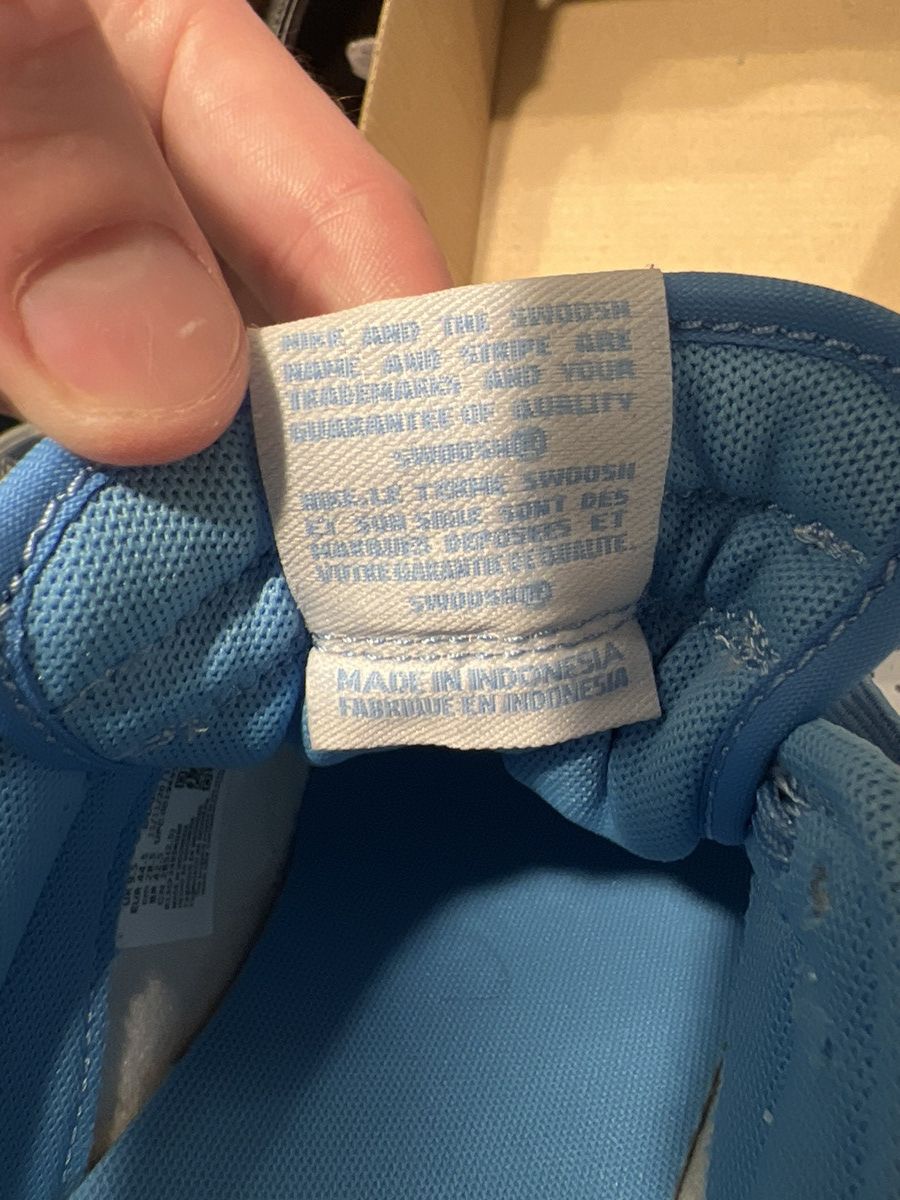 Nike Nike Dunk Low UNC Size US 10.5 / EU 43-44 - 9 Thumbnail