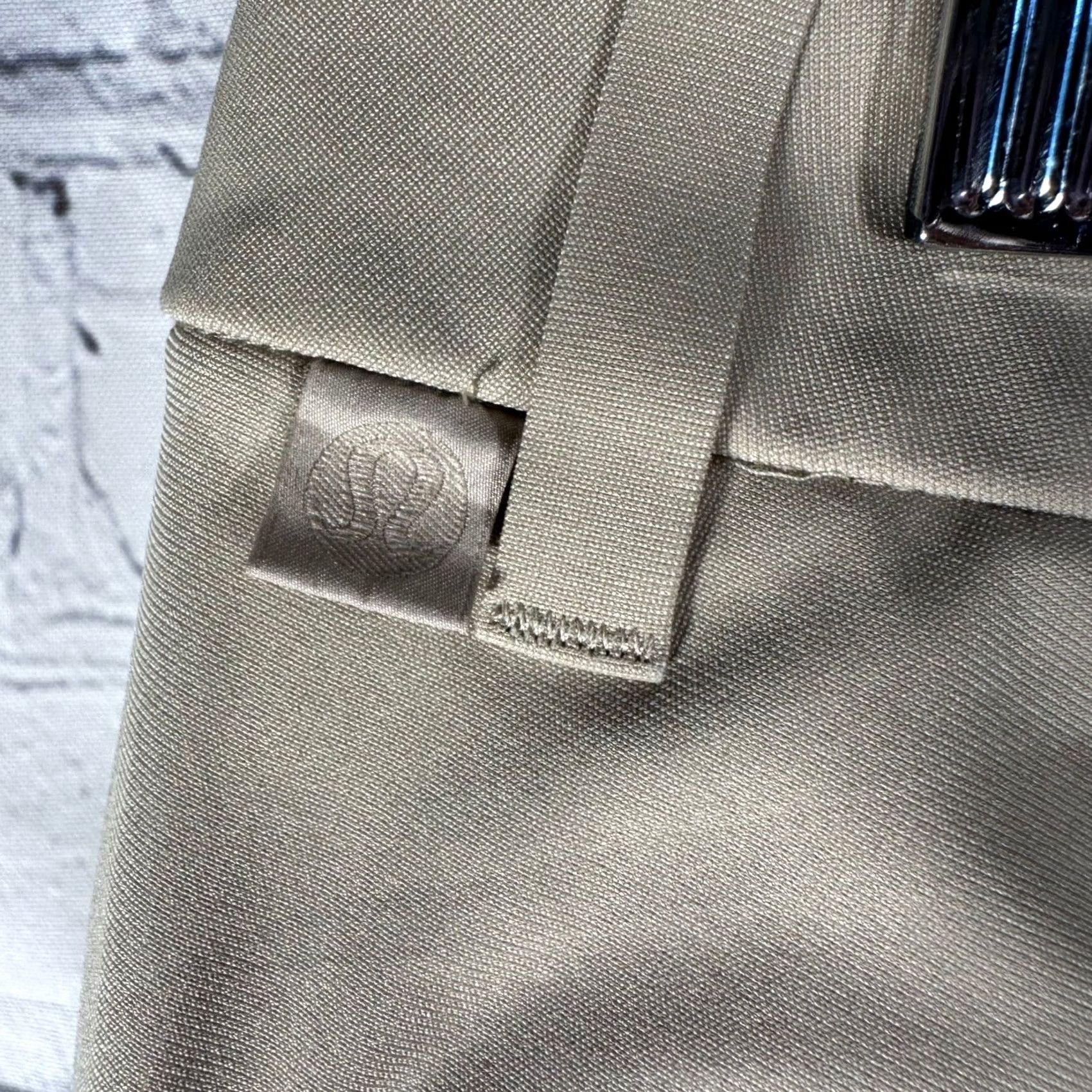 Lululemon Lululemon Commission Slim Fit Pants Mens 34 Tan Khaki Chino Pocket Stretch Breathable Lightweight 5-Pocket Logo Womens Mens Size US 35 - 4 Thumbnail