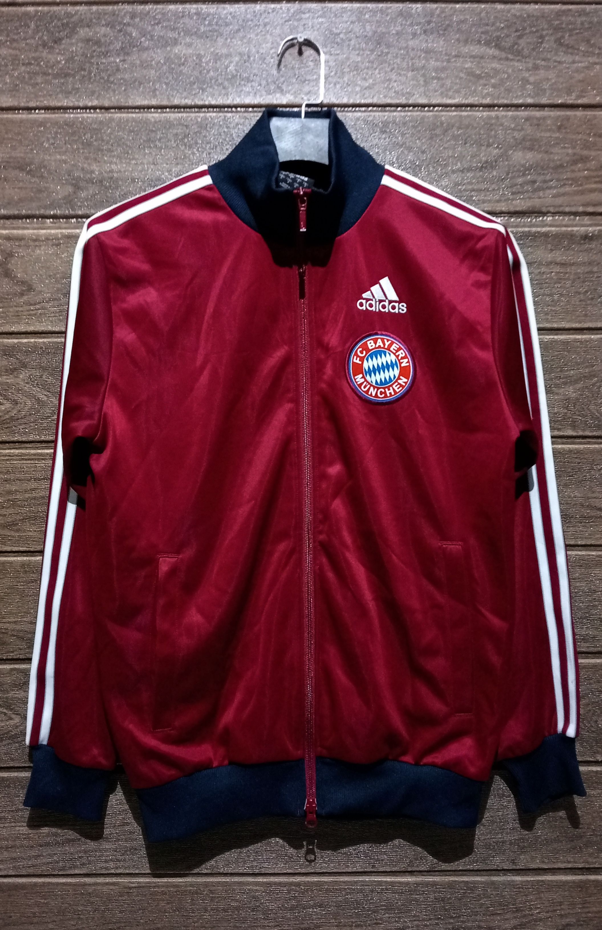 Adidas Vintage Adidas FC Bayern Munchen Track Jacket Very Rare Size US S / EU 44-46 / 1 - 1 Thumbnail