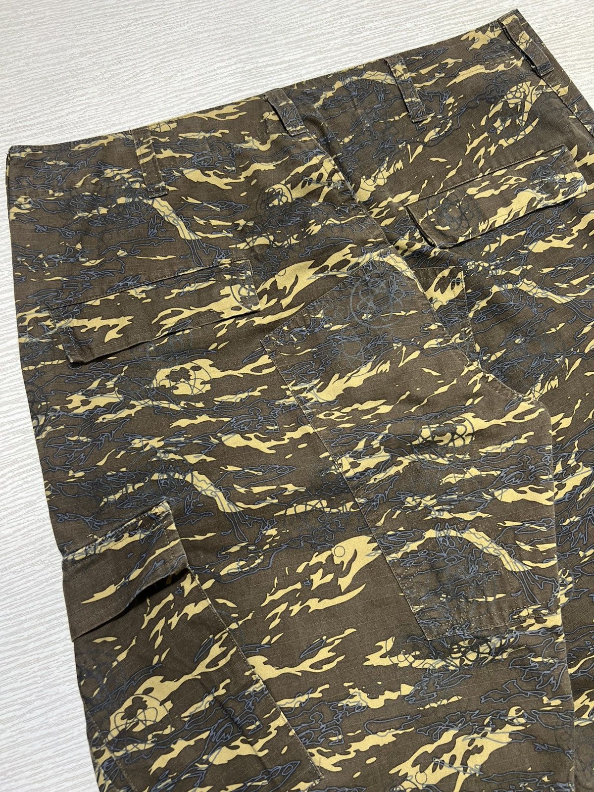 Futura Futura Laboratories - AOP Tiger Camouflage Cargo Pants Size US 34 / EU 50 - 10 Thumbnail