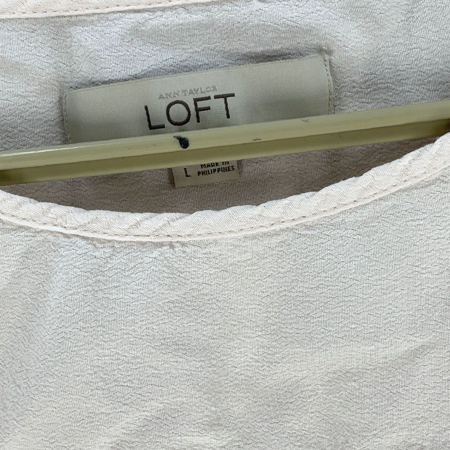 Loft LOFT Blouse Shirt Women Regular Size L Pink Short Sleeve Office Minimalist Coquette 21" Pit to Pit 23.5" Length Pullover Size L / US 10 / IT 46 - 4 Thumbnail