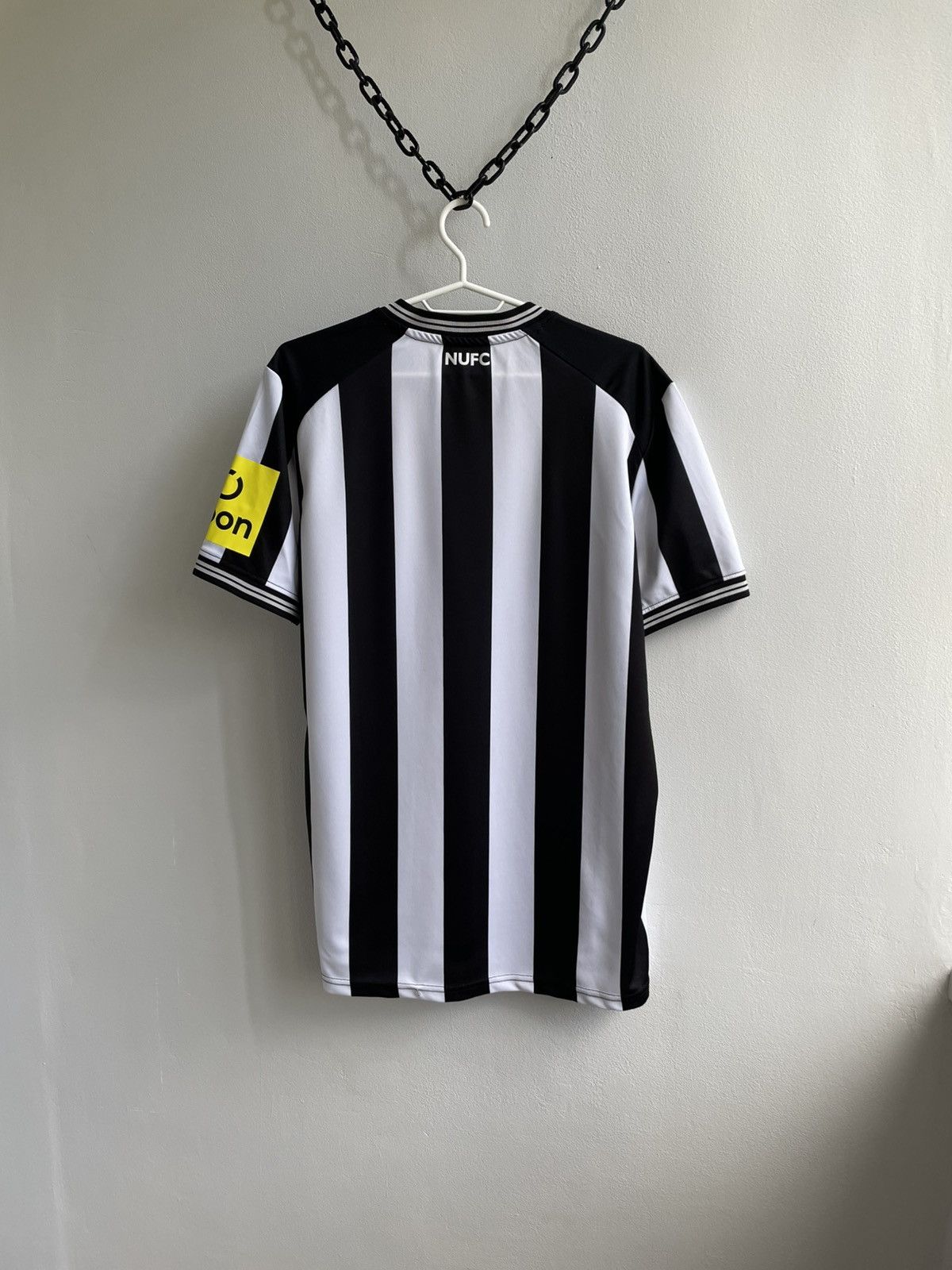 Castore NewCastle United 2023 2024 Home Football Shirt Soccer Jersey Size US L / EU 52-54 / 3 - 13 Thumbnail