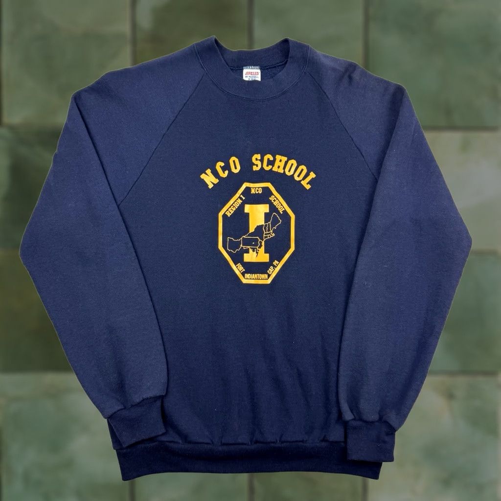 Jerzees VINTAGE NCO School Army Sweatshirt Men's Medium Blue Jerzees 80s USA Army 1980s Pullover Crew Neck Regular - Mens Tools: Navy? Size US M / EU 48-50 / 2 - 1 Thumbnail
