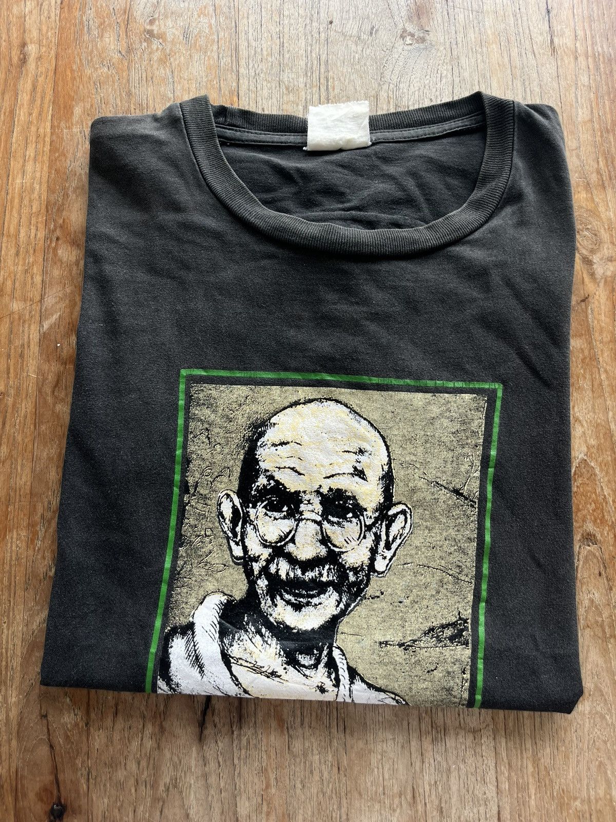 Vintage Vintage Mohandas GANDHI Father of India big face T-shirt Size US M / EU 48-50 / 2 - 1 Thumbnail
