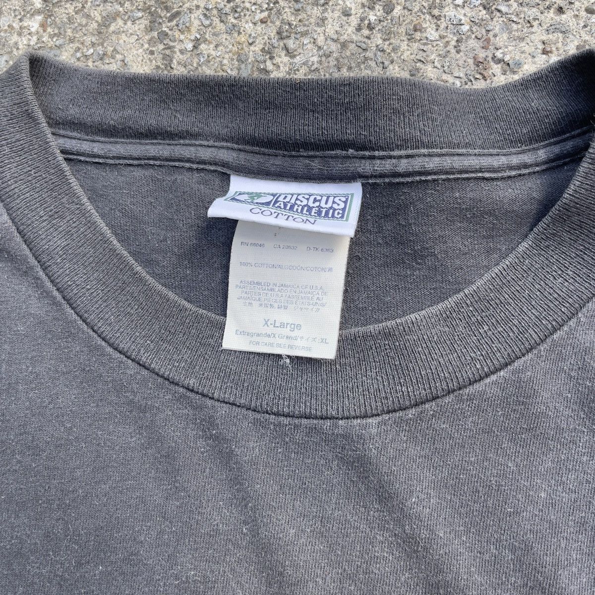 Vintage Vintage 90s Thrashed DISCUS ATHLETIC Black Blank Shirt Size US XL / EU 56 / 4 - 4 Thumbnail