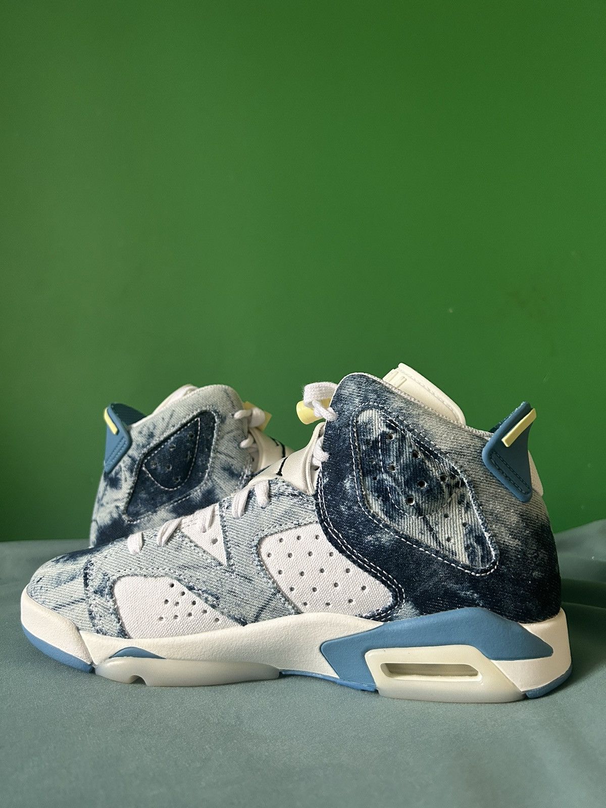 Jordan Brand Nike Air Jordan 6 Washed Denim 2022 Size US 6 / EU 39 - 2 Thumbnail