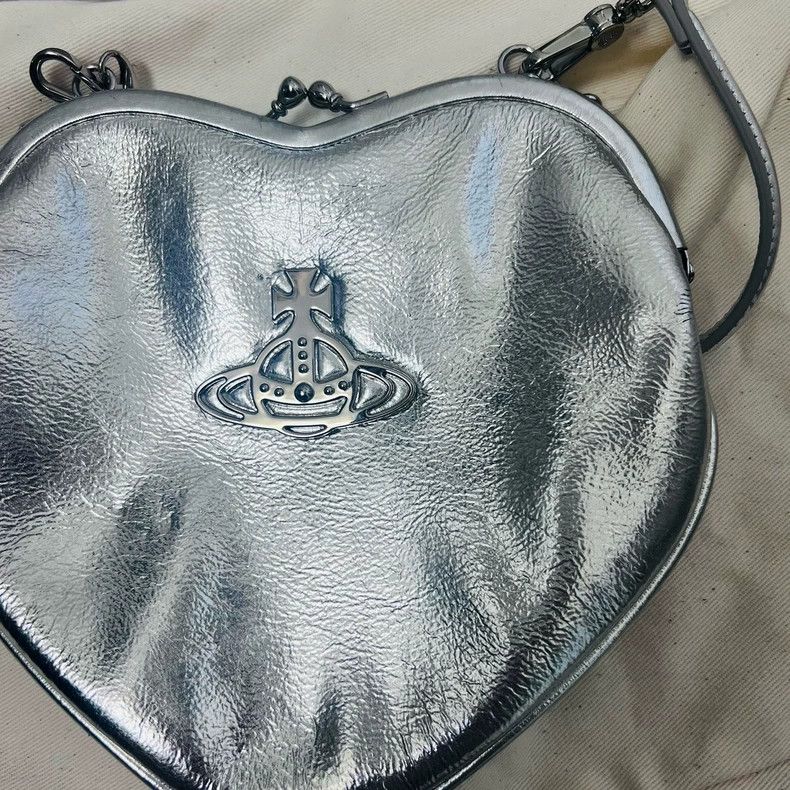 Vivienne Westwood Vivienne Westwood size os Silver love bag chain bag Size ONE SIZE - 1 Thumbnail