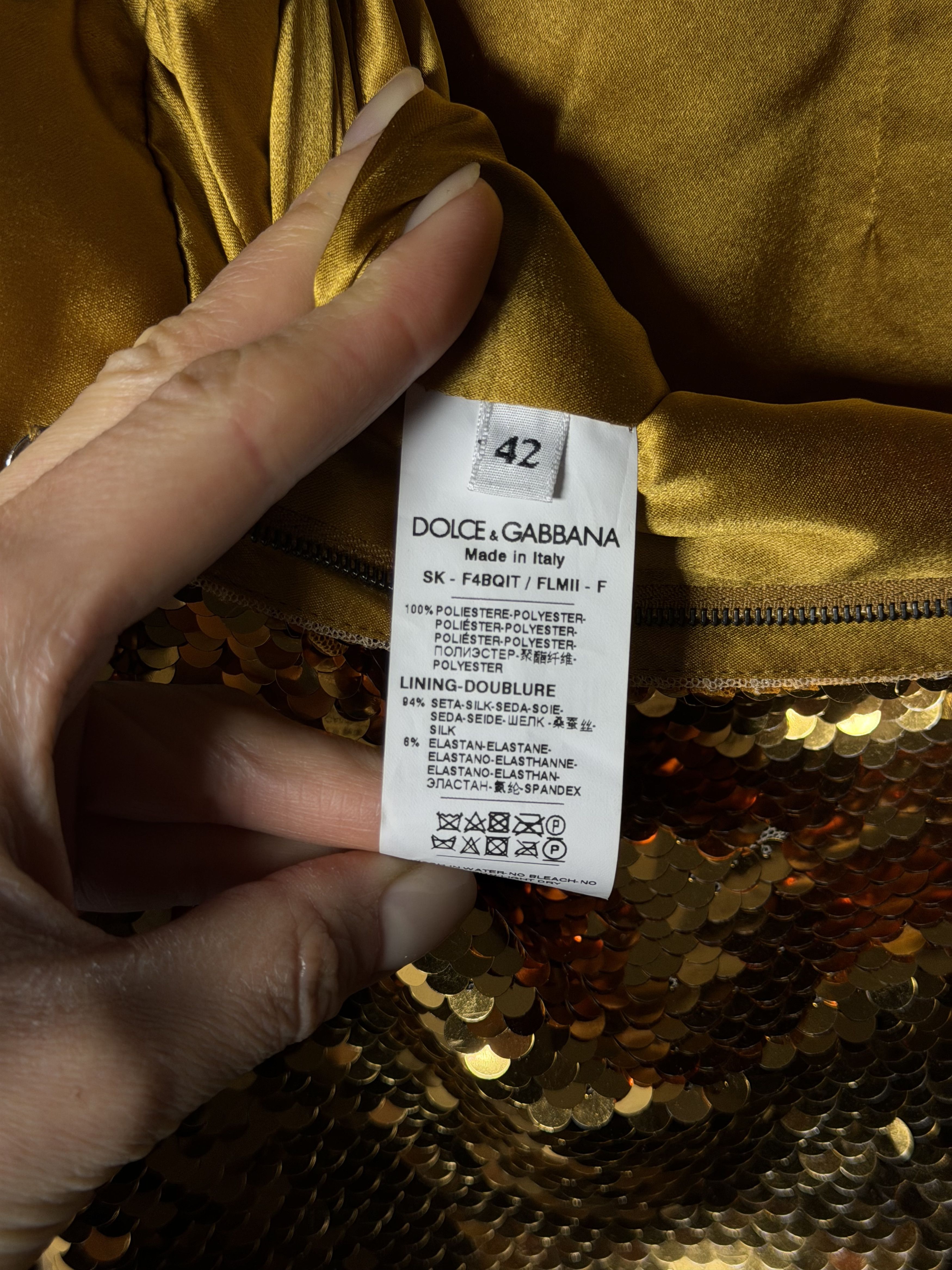 Dolce & Gabbana Dolce & Gabbana Sequin-Embellished Pencil Skirt In Gold Size 28" / US 6 / IT 42 - 9 Thumbnail