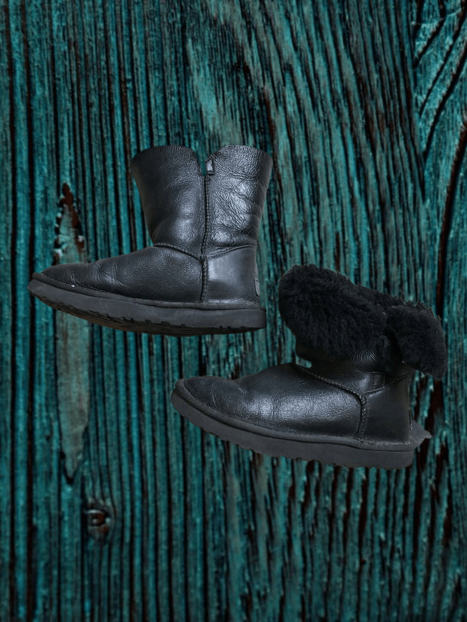 Uggs Black leather on soft black sheepskin