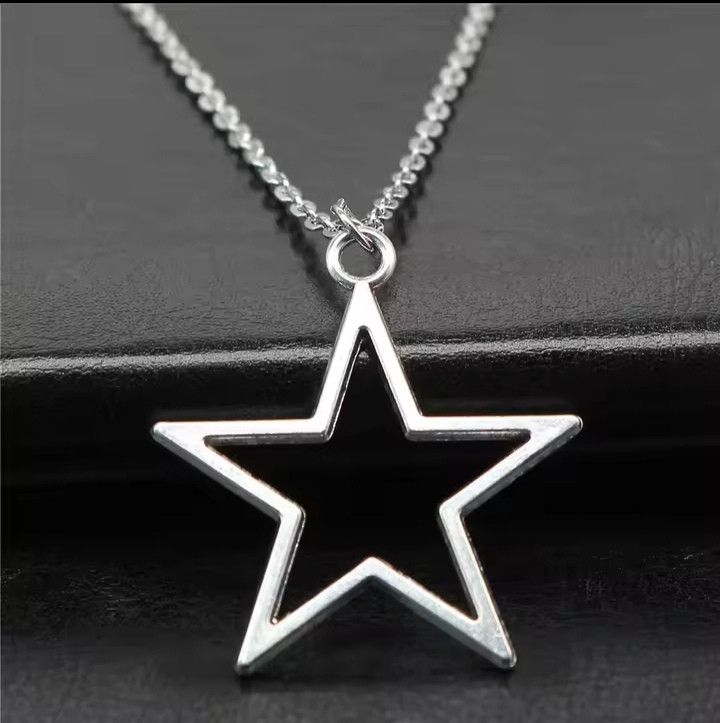 Jewelry Antique Silver Color Hollow Star Pendant Necklace Size ONE SIZE - 2 Thumbnail