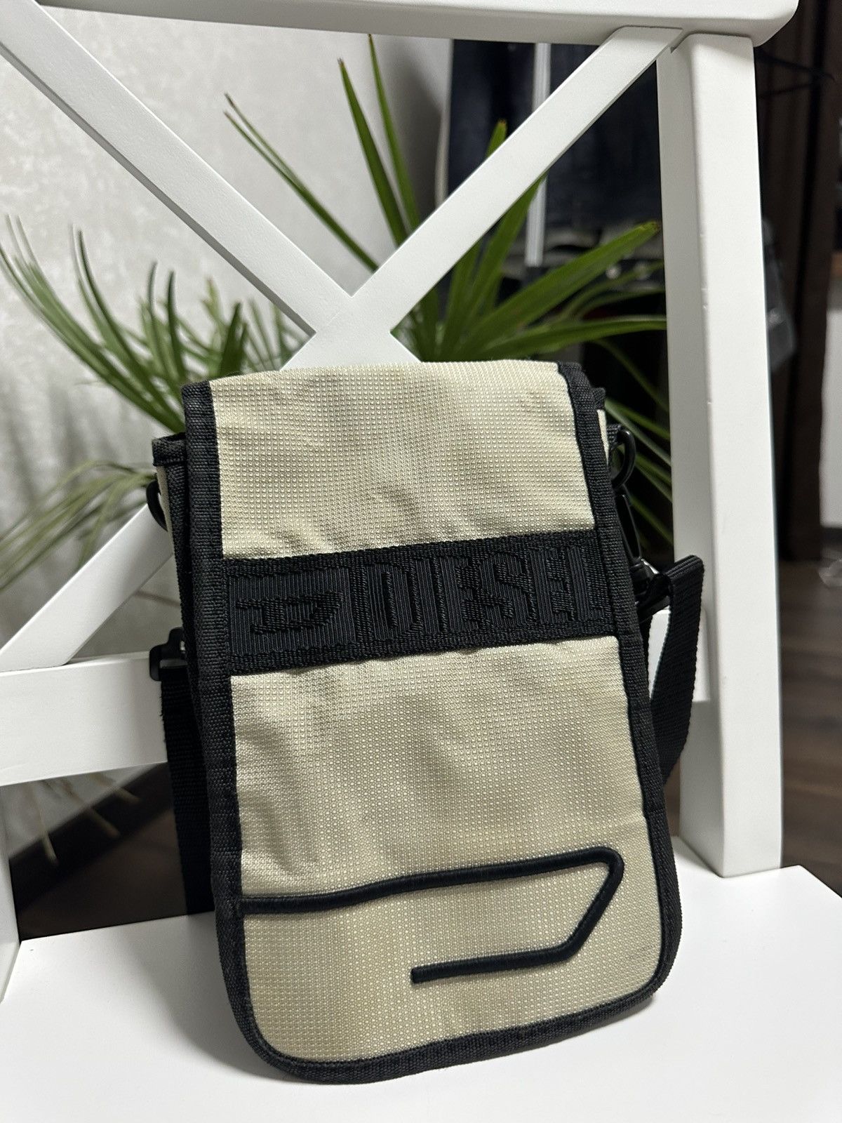 Diesel Vintage Diesel Messenger Bag Y2K Style Size ONE SIZE - 8 Thumbnail